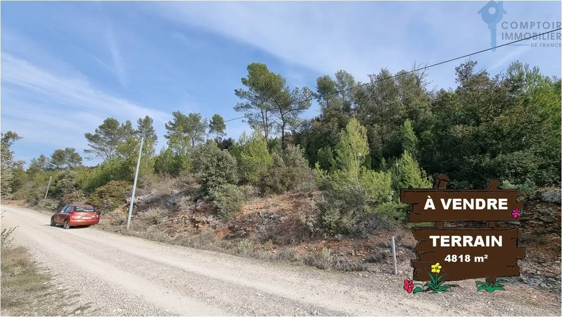 Terrain non constructible de 4818 m² à Taradeau avec vue panoramique