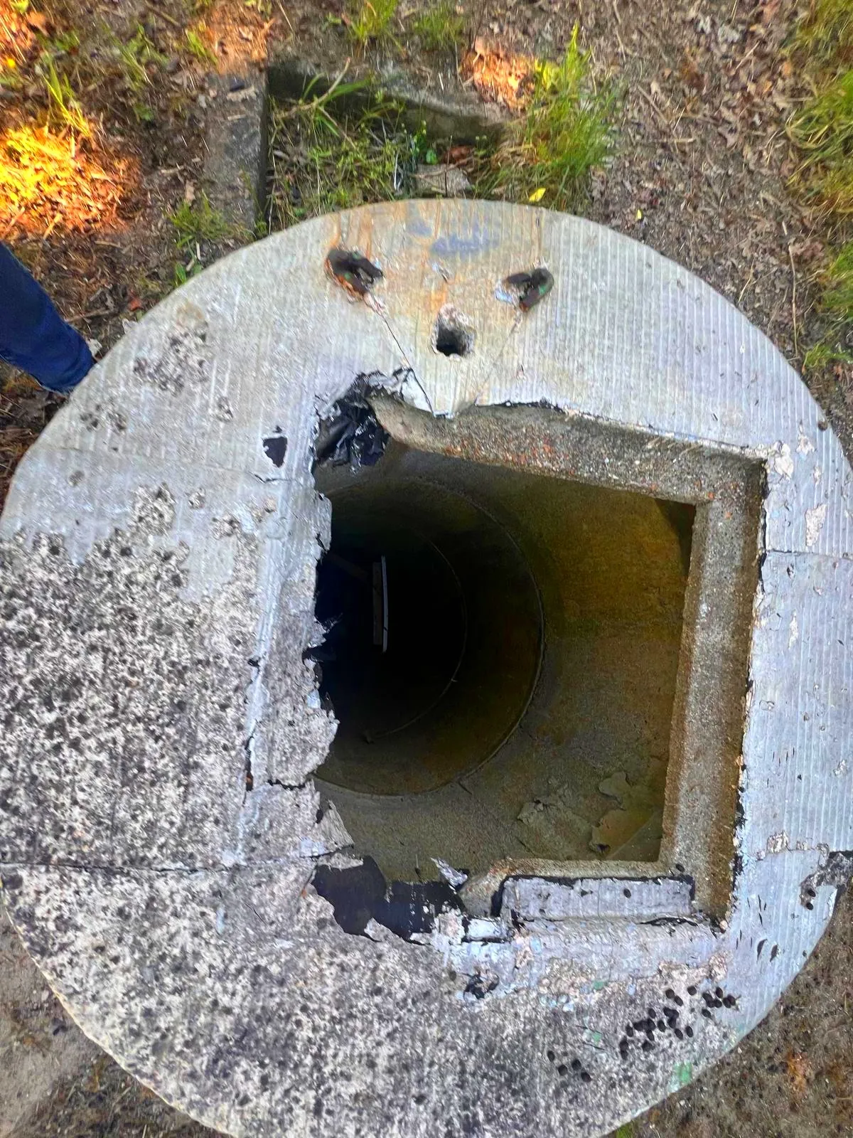 Terrain de loisirs à vendre à Germigny-des-Pres, proche de la Loire, à rénover 