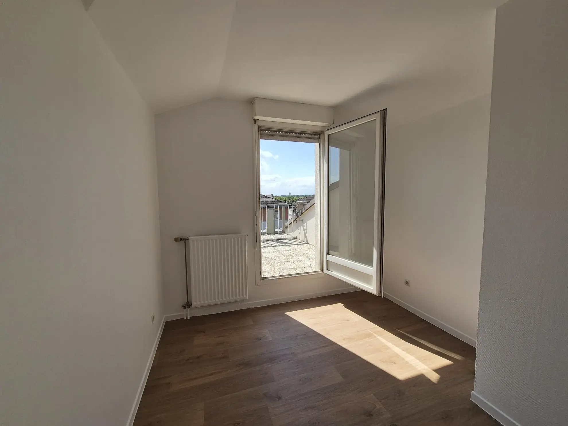 Appartement duplex 5 pièces de 97m² avec terrasse à Saint Pierre du Perray 