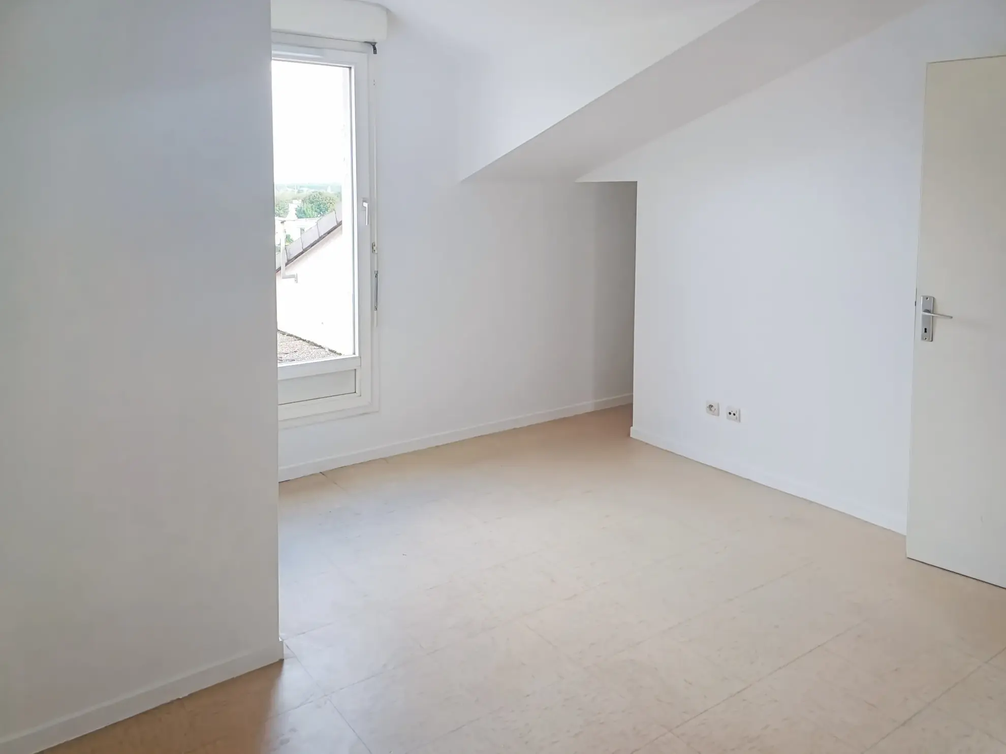 Appartement duplex 5 pièces de 97m² avec terrasse à Saint Pierre du Perray 