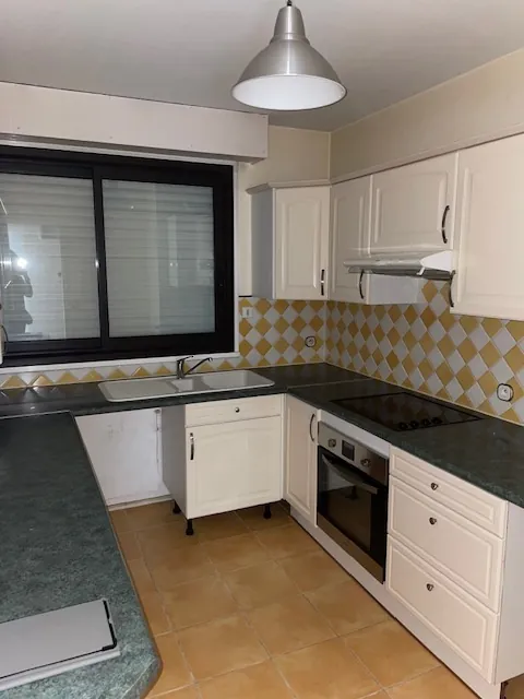 Appartement 3 pièces lumineux avec parking à Bordeaux-Cauderan - Résidence sécurisée