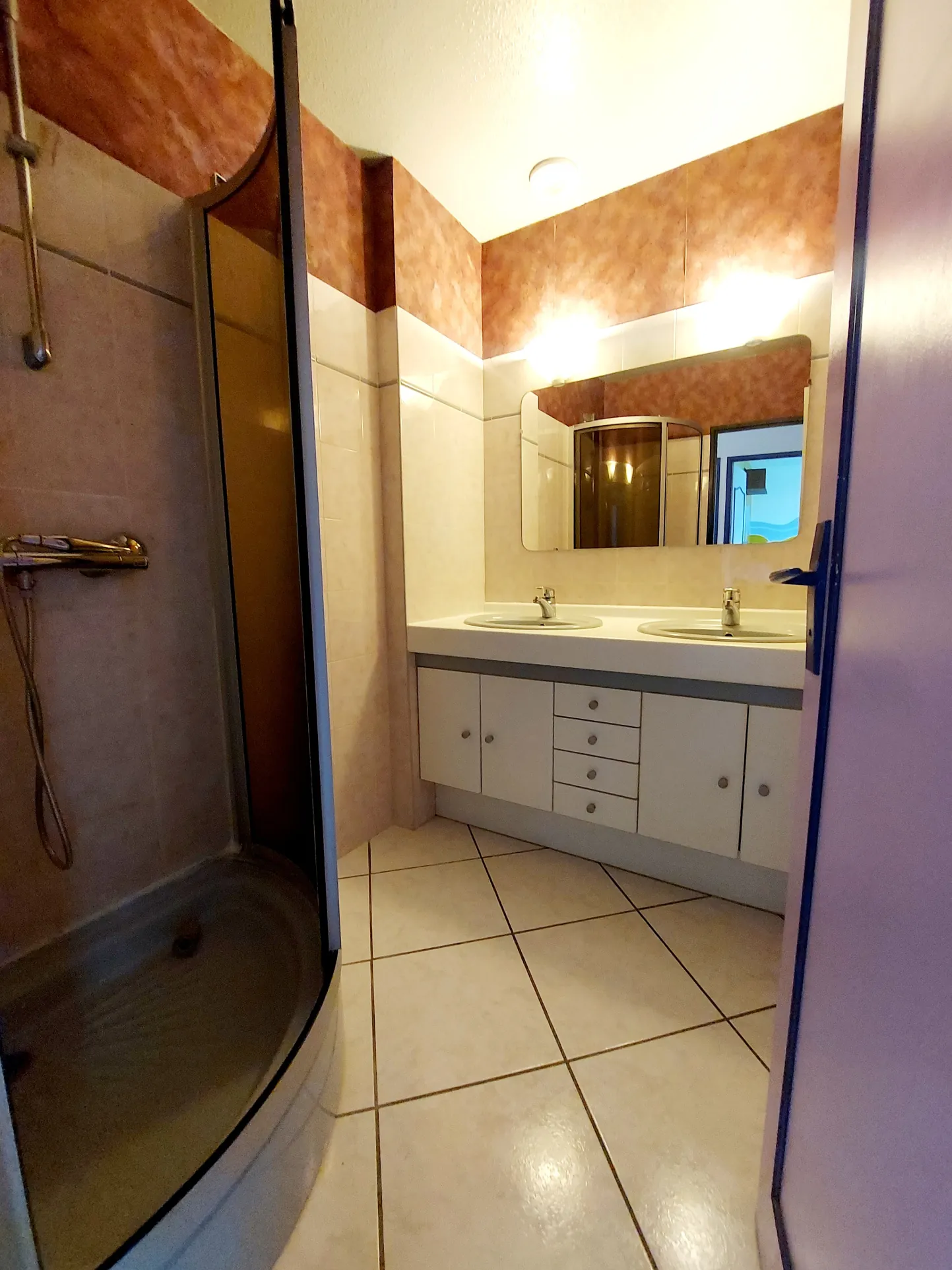 Maison 3 chambres à Laval avec jardin sans vis-à-vis - Emplacement privilégié 