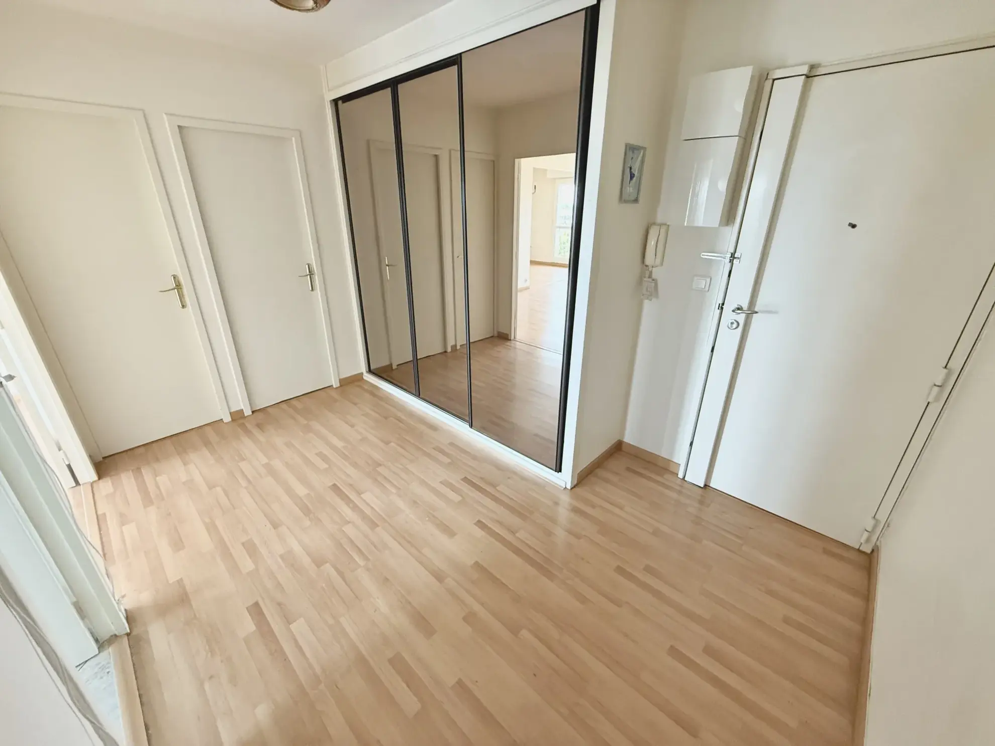 Appartement 5 pièces de 97 m² aux Ulis dans la résidence Les Millepertuis 