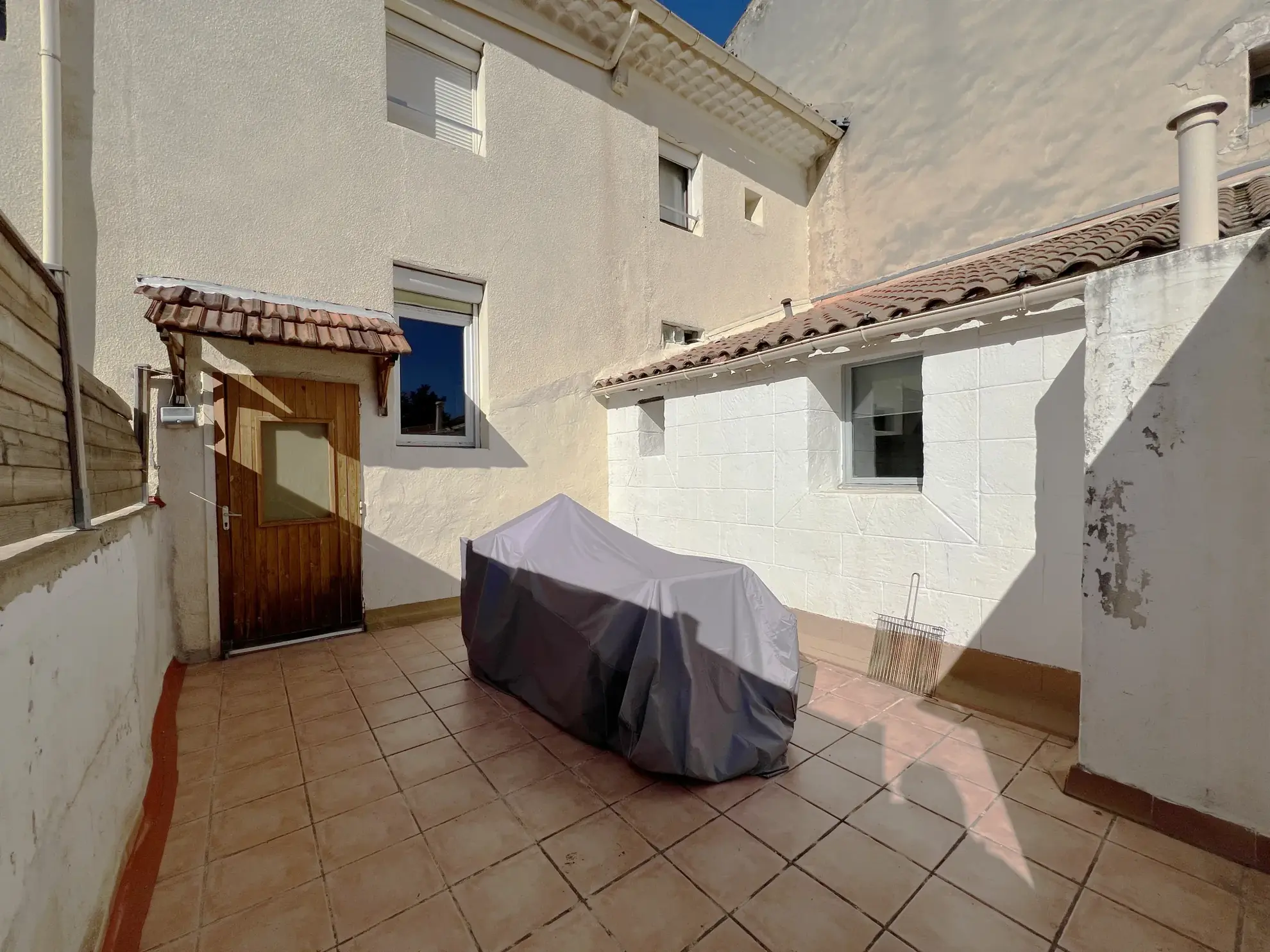 Appartement T3 à Orange de 51 m2 avec terrasse, calme et proximité commerces 