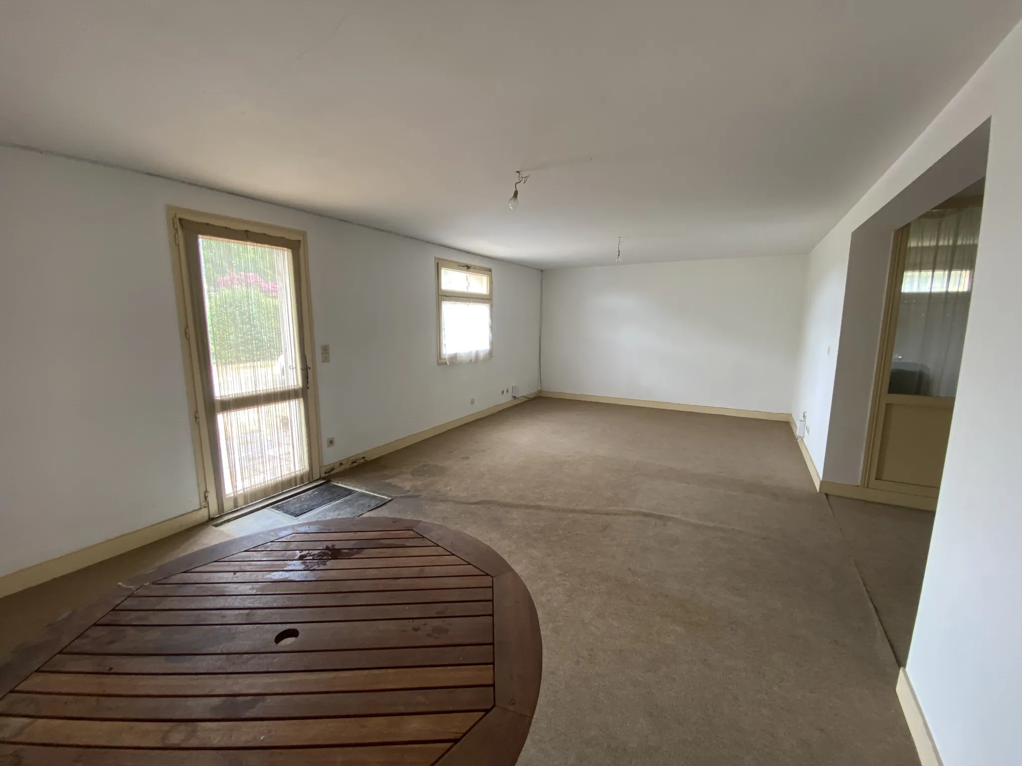 Villa de 160 m² proche centre-ville de La Réole avec 4 chambres et garage 