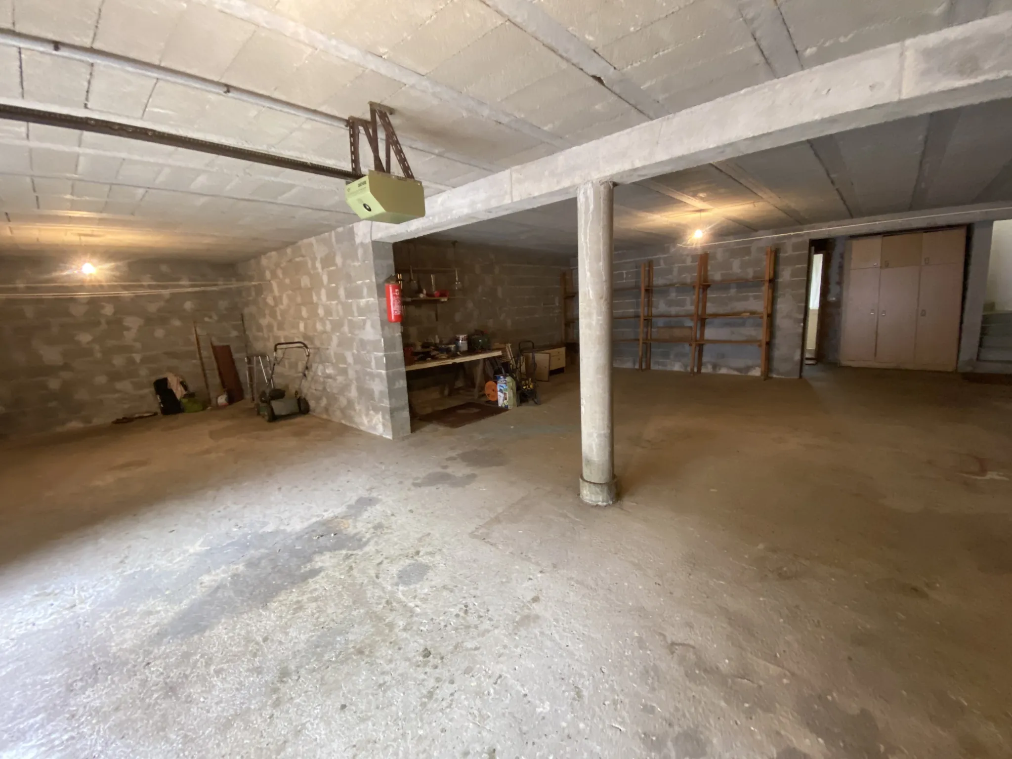 Villa de 160 m² proche centre-ville de La Réole avec 4 chambres et garage 