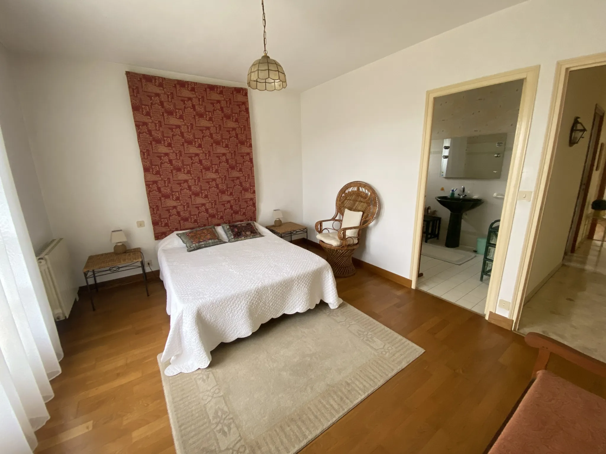 Villa de 160 m² proche centre-ville de La Réole avec 4 chambres et garage 