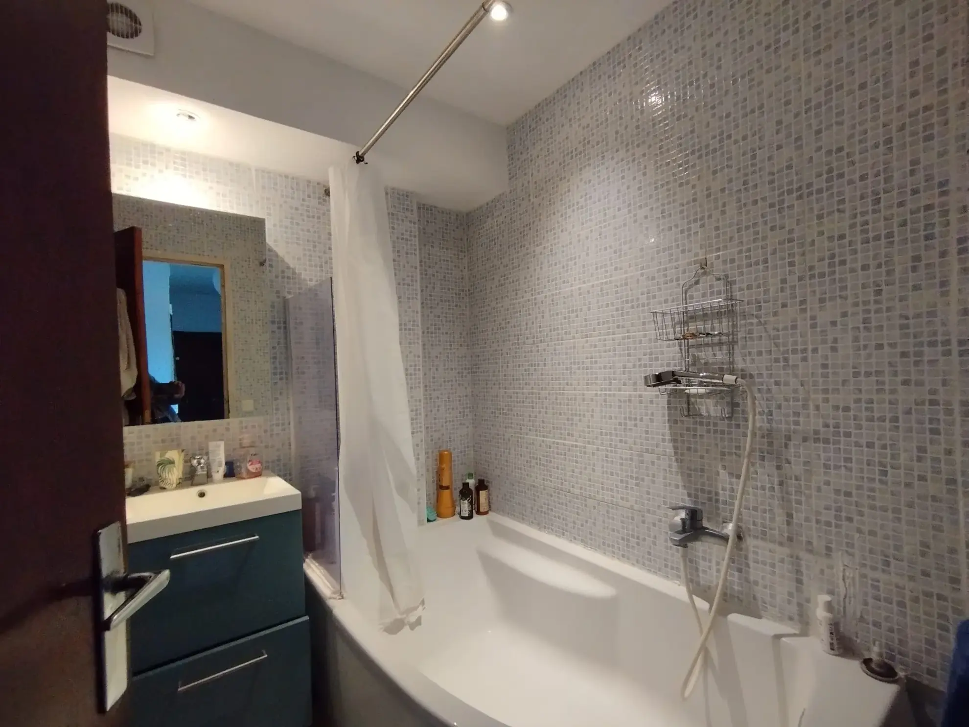 Appartement T4 de 65 m² à Toulon avec parking et cave, idéal investisseur 