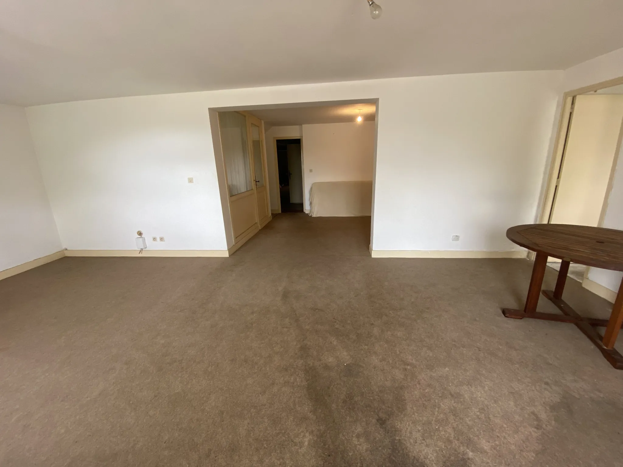 Villa de 160 m² proche centre-ville de La Réole avec 4 chambres et garage 