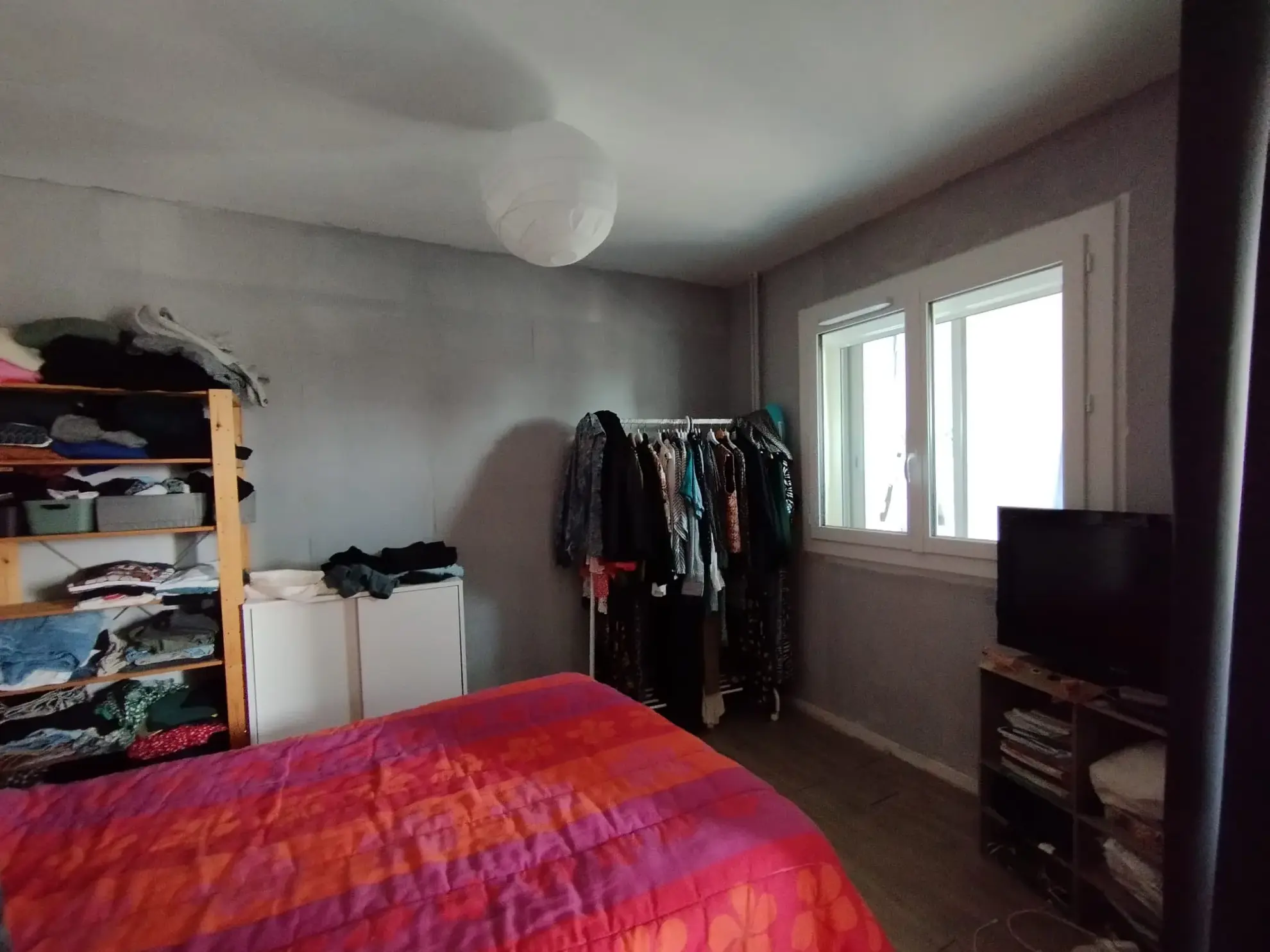 Appartement T4 de 65 m² à Toulon avec parking et cave, idéal investisseur 