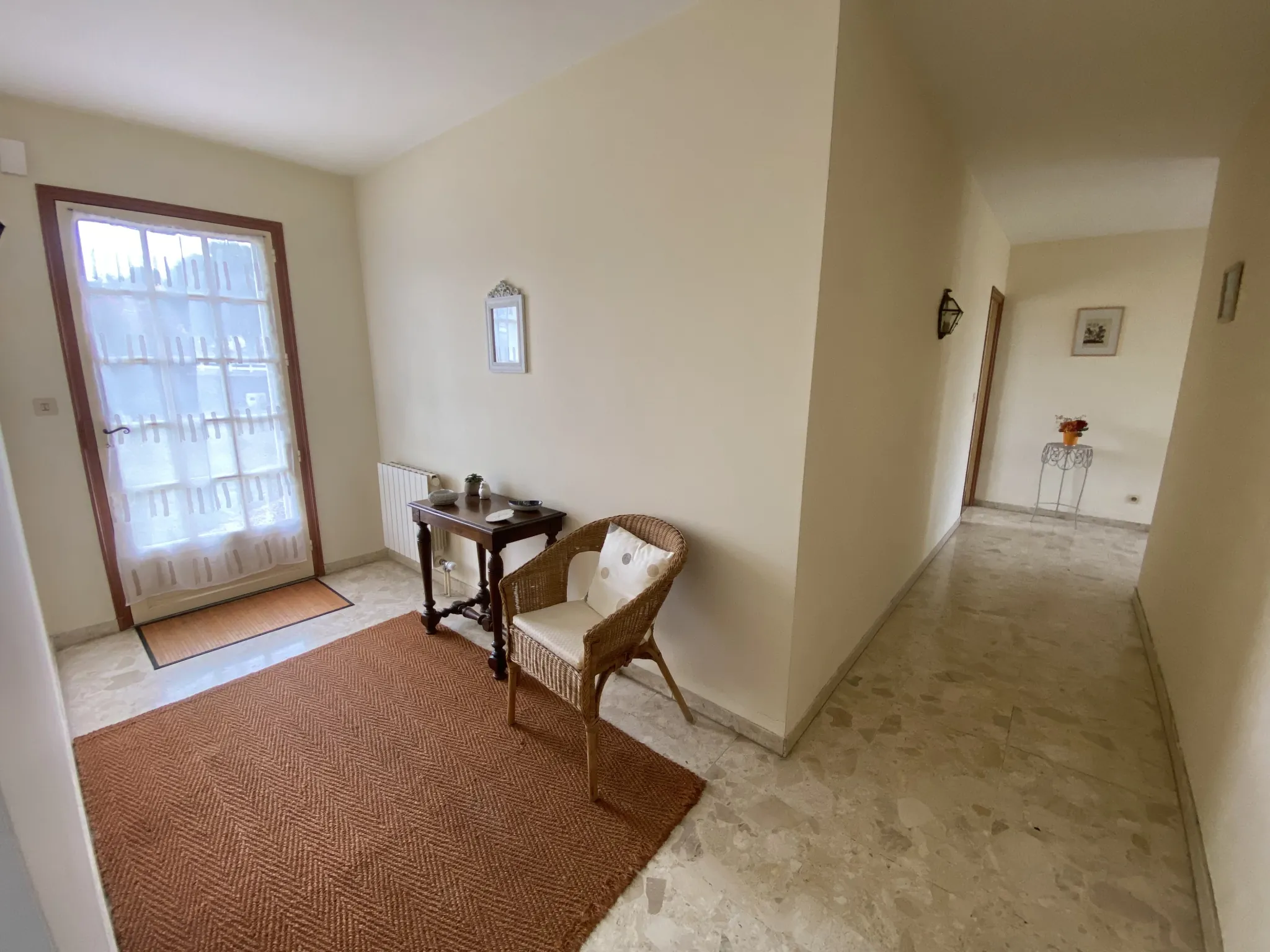 Villa de 160 m² proche centre-ville de La Réole avec 4 chambres et garage 