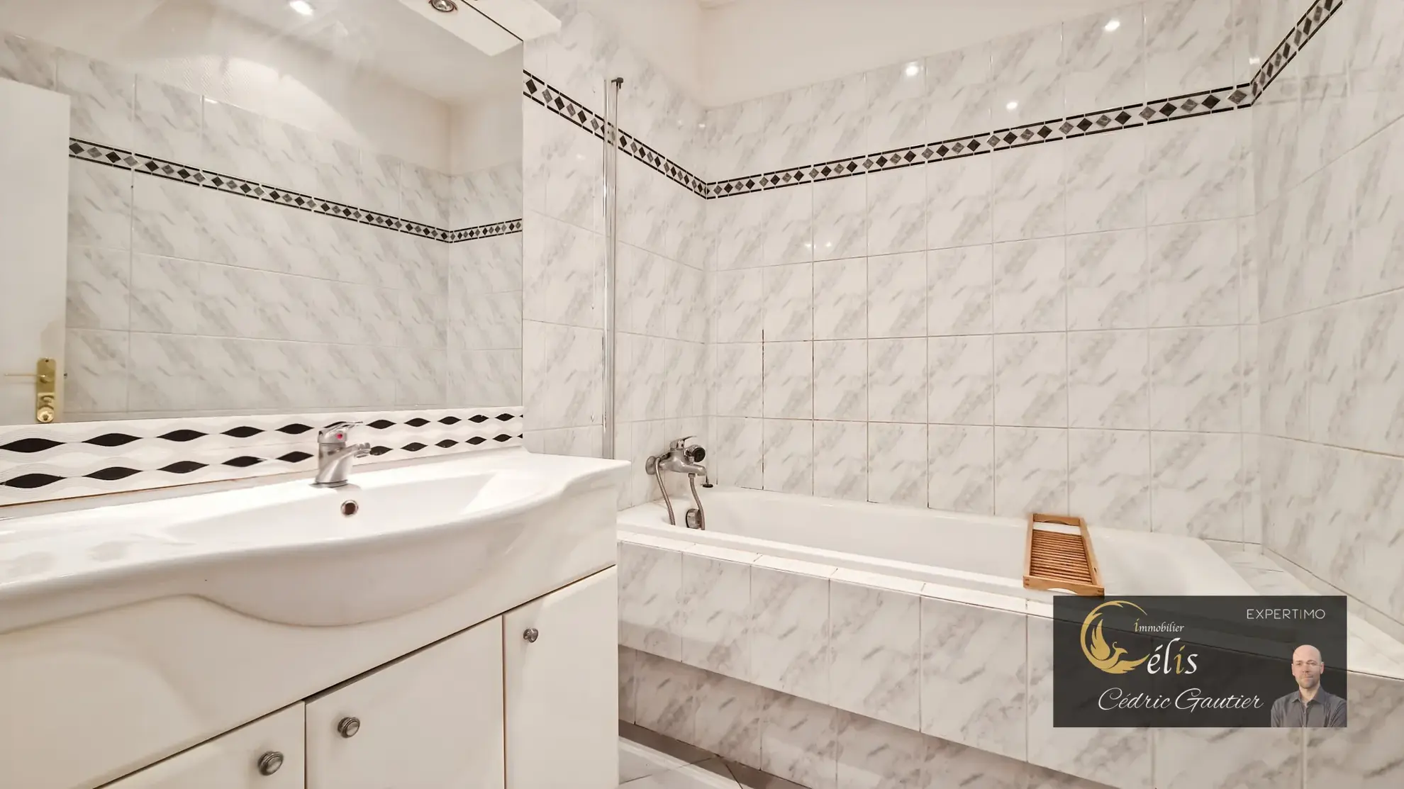 Appartement lumineux de 59 m² à Lyon, idéal pour rénovation, à proximité des métros et commerces 