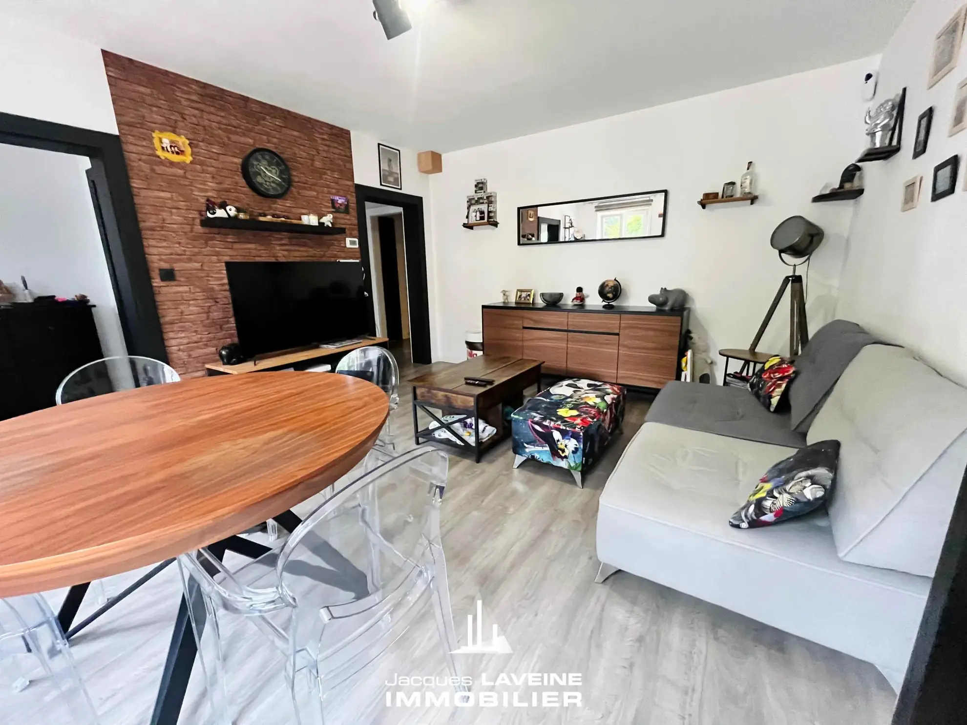 Maison mitoyenne rénovée à Marly avec jardin et 2 grandes chambres 