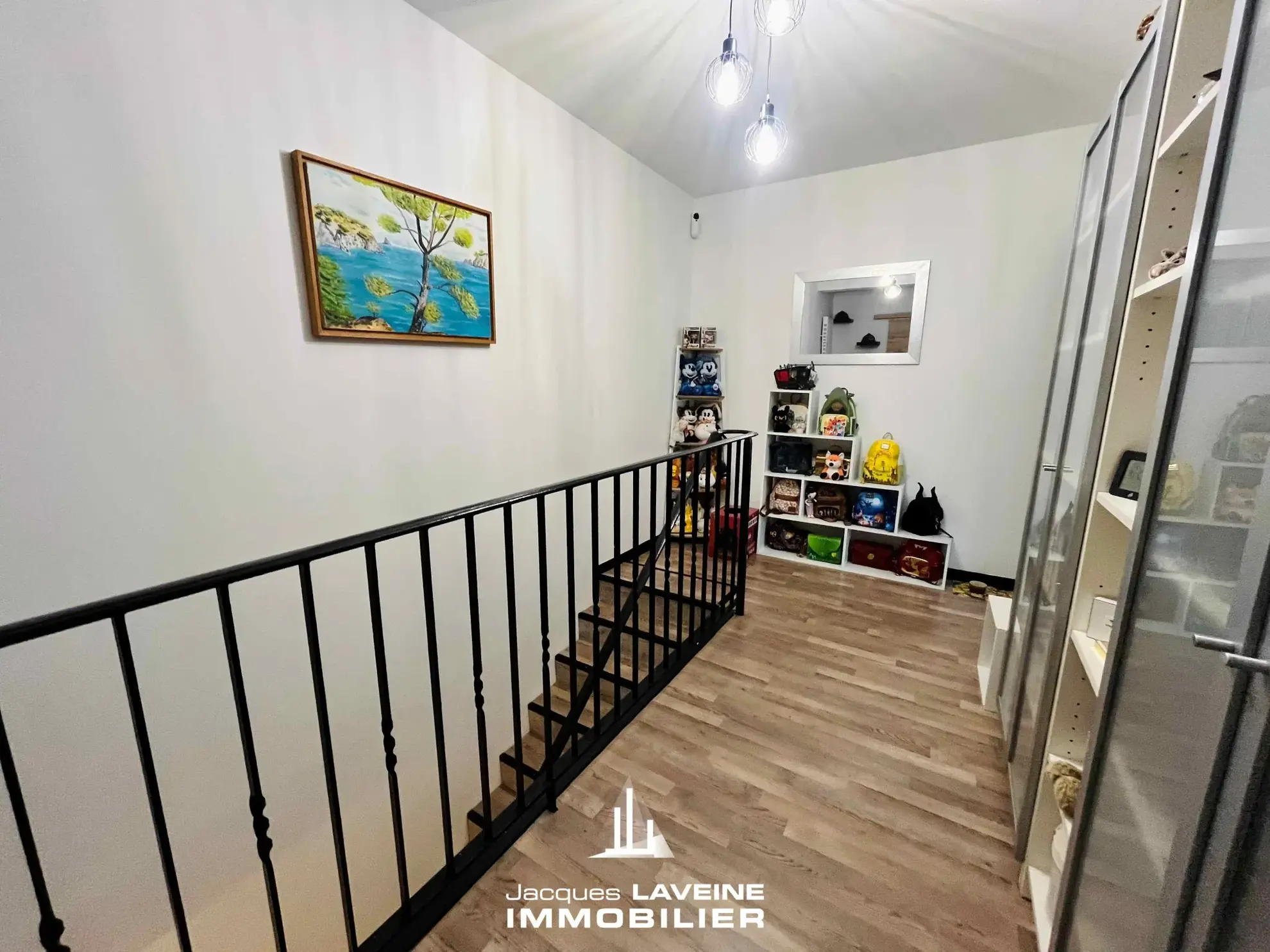 Maison mitoyenne rénovée à Marly avec jardin et 2 grandes chambres 