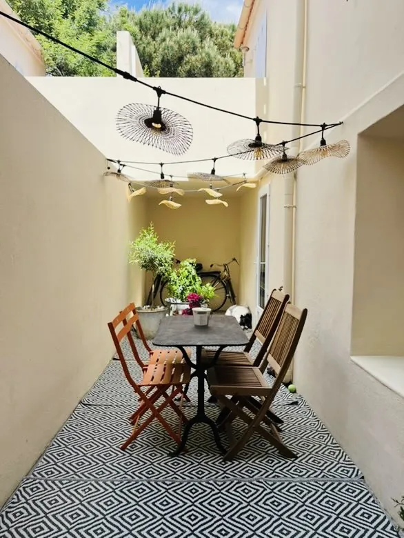 Appartement Type 2 rénové avec patio privé à Saint Pierre, Les Sables d'Olonne 