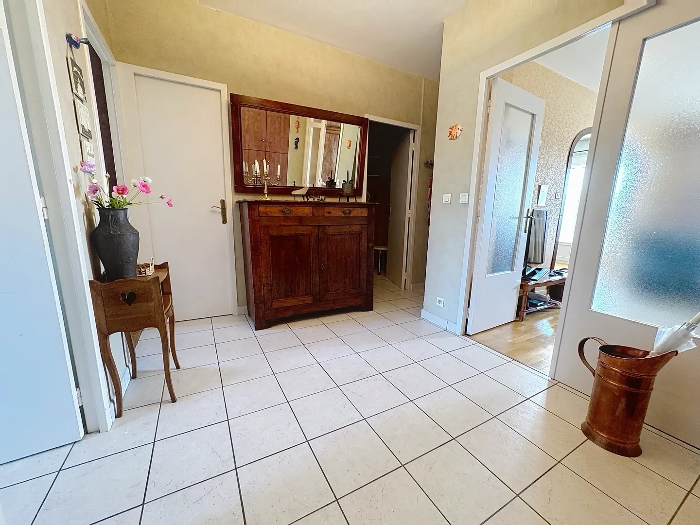 Appartement T3 de 68,5 m² avec parking et cave à St Genis Laval 