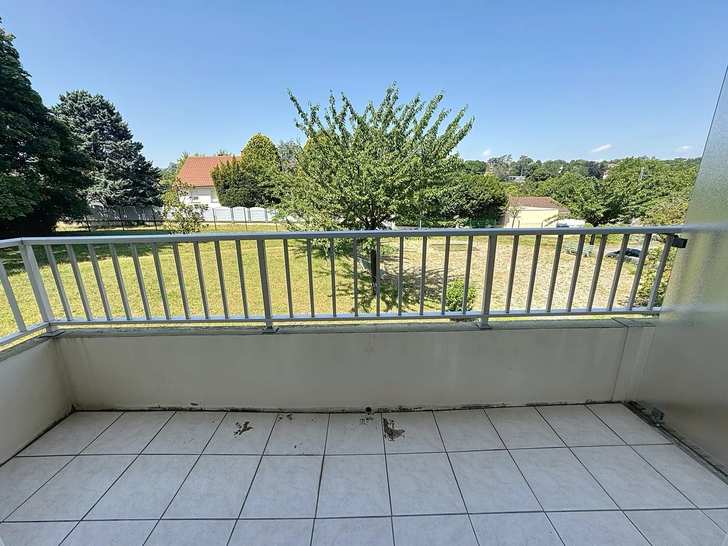 Appartement T3 de 68,5 m² avec parking et cave à St Genis Laval