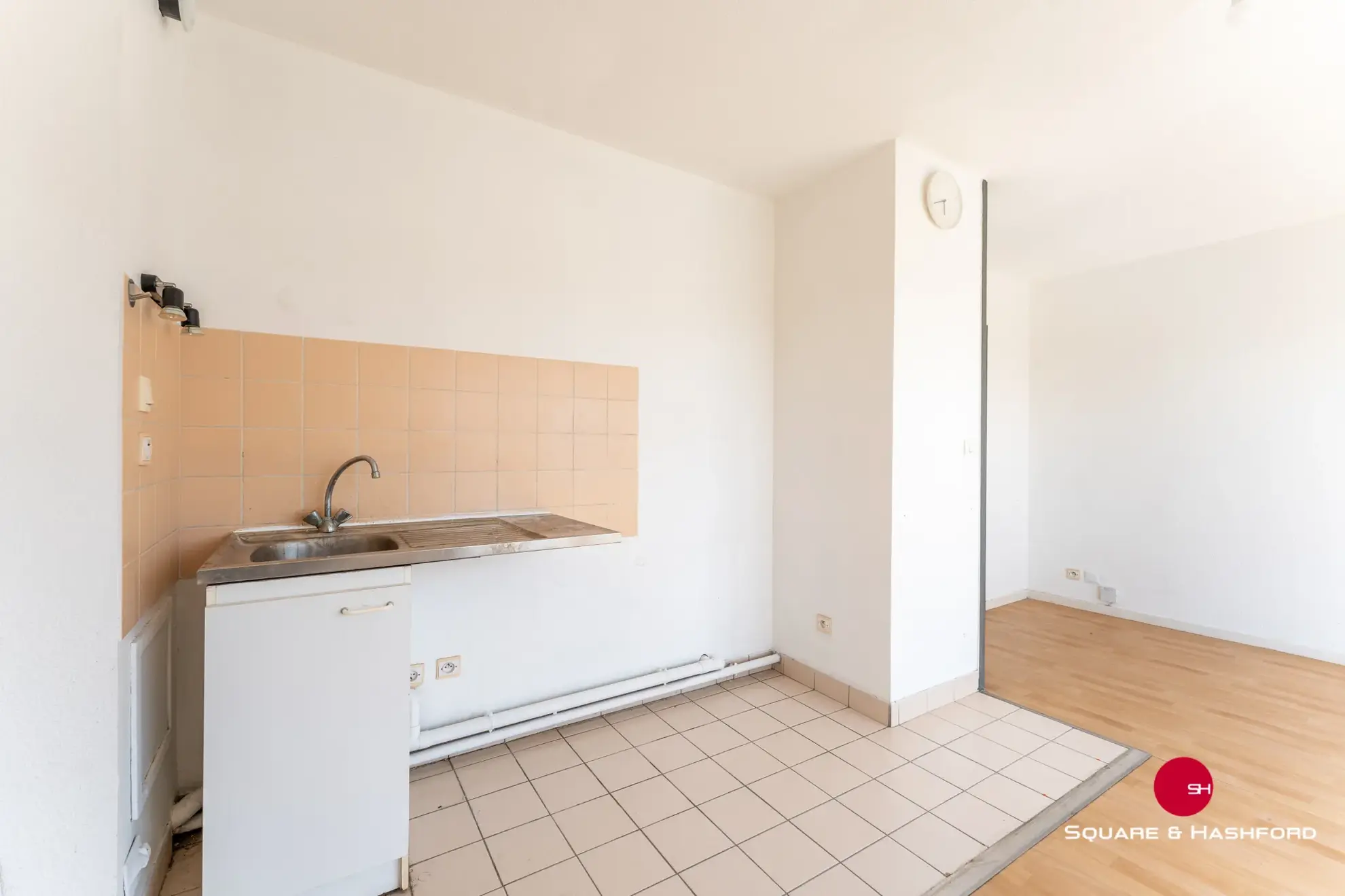 Appartement T1 lumineux de 26 m² avec balcon à Bordeaux – Vente libre 