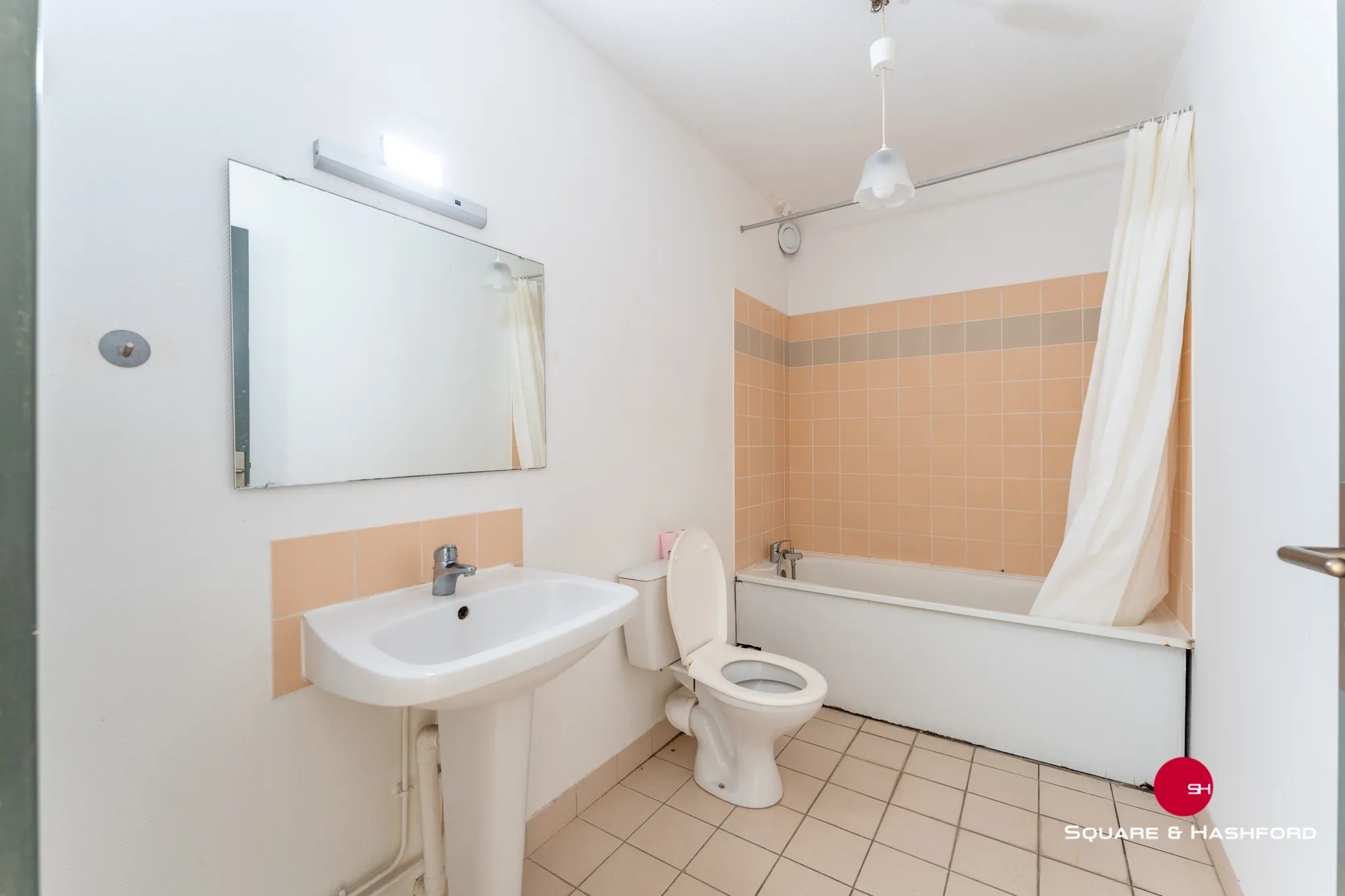 Appartement T1 lumineux de 26 m² avec balcon à Bordeaux – Vente libre 