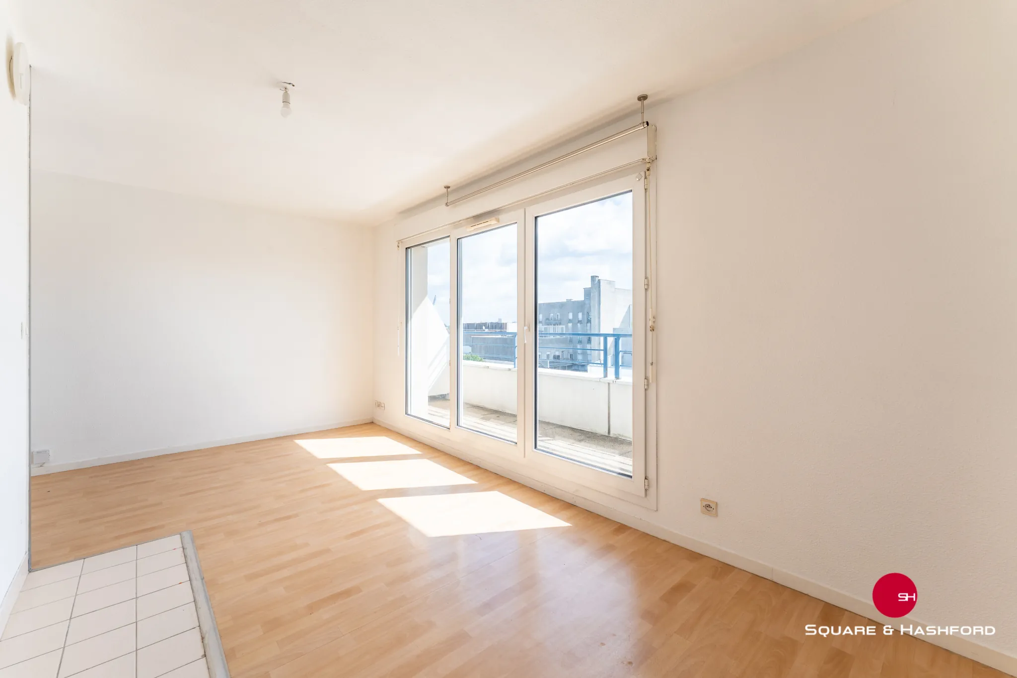 Appartement T1 lumineux de 26 m² avec balcon à Bordeaux – Vente libre 
