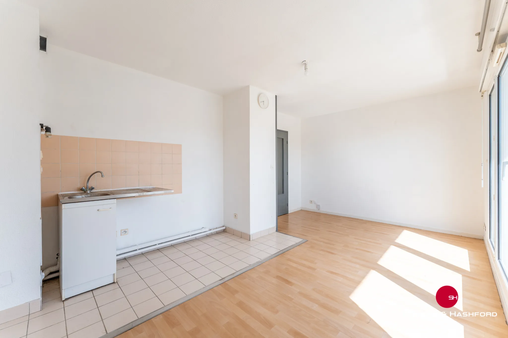 Appartement T1 lumineux de 26 m² avec balcon à Bordeaux – Vente libre 