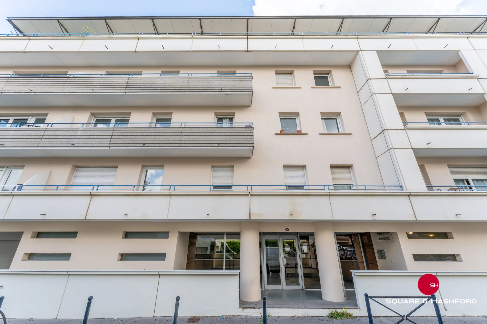 Appartement T1 lumineux de 26 m² avec balcon à Bordeaux – Vente libre 