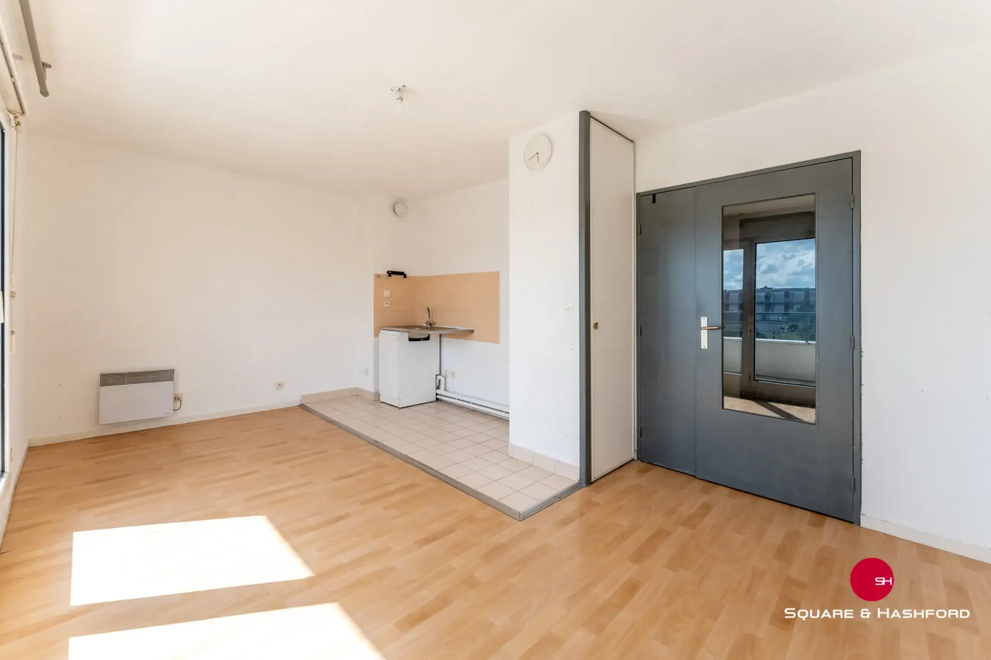 Appartement T1 lumineux de 26 m² avec balcon à Bordeaux – Vente libre 