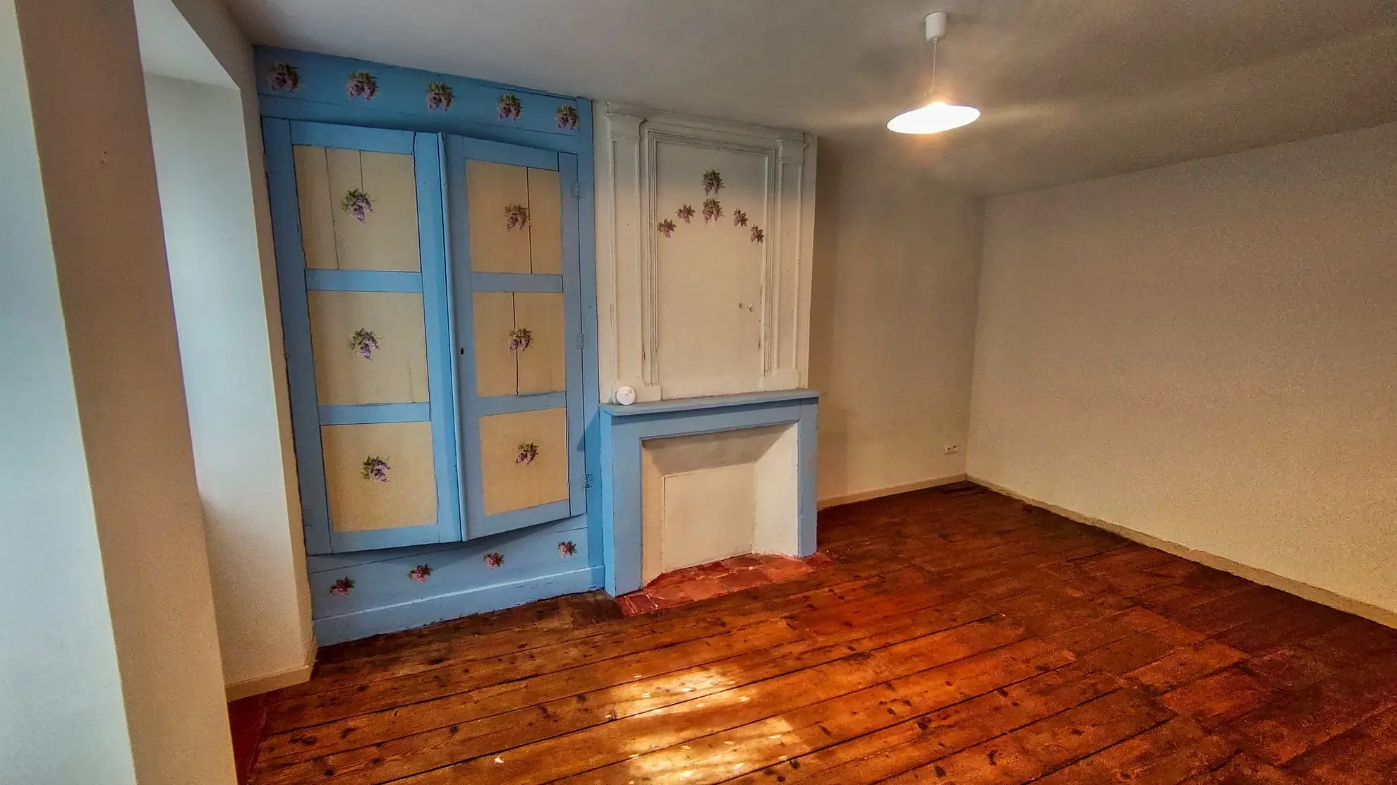 Authentique maison de village en pierre de 220 m² avec grange à Puy-l'Évêque 