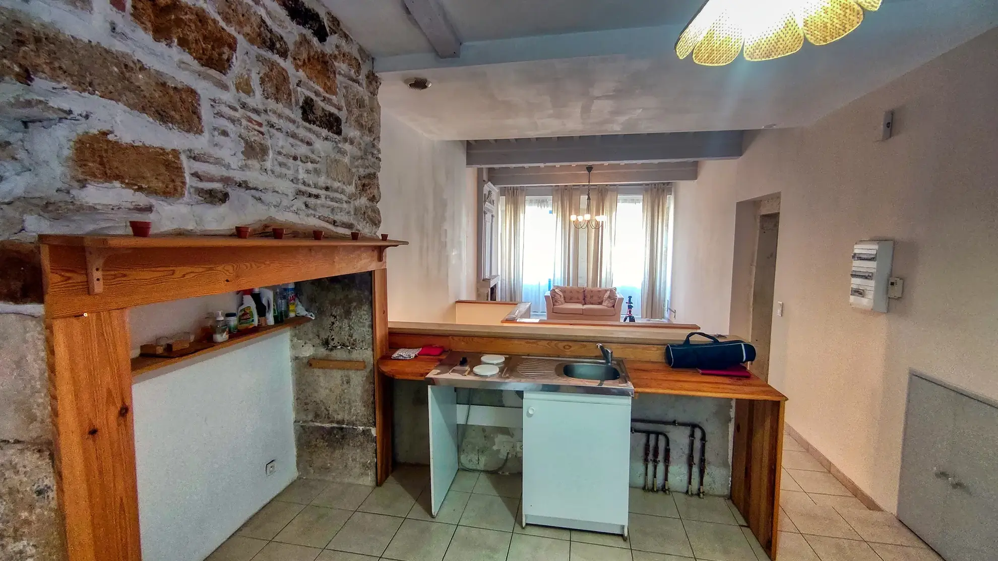 Authentique maison de village en pierre de 220 m² avec grange à Puy-l'Évêque 