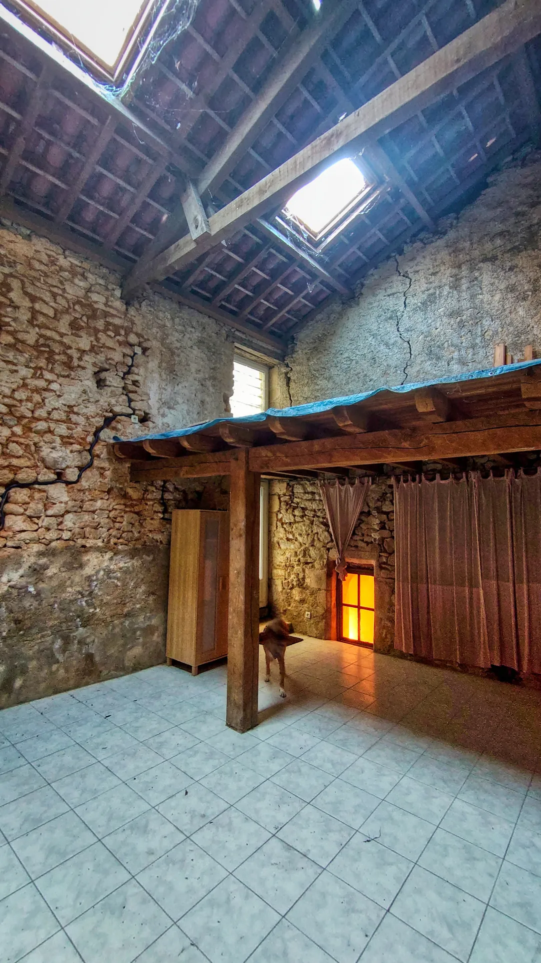 Authentique maison de village en pierre de 220 m² avec grange à Puy-l'Évêque 