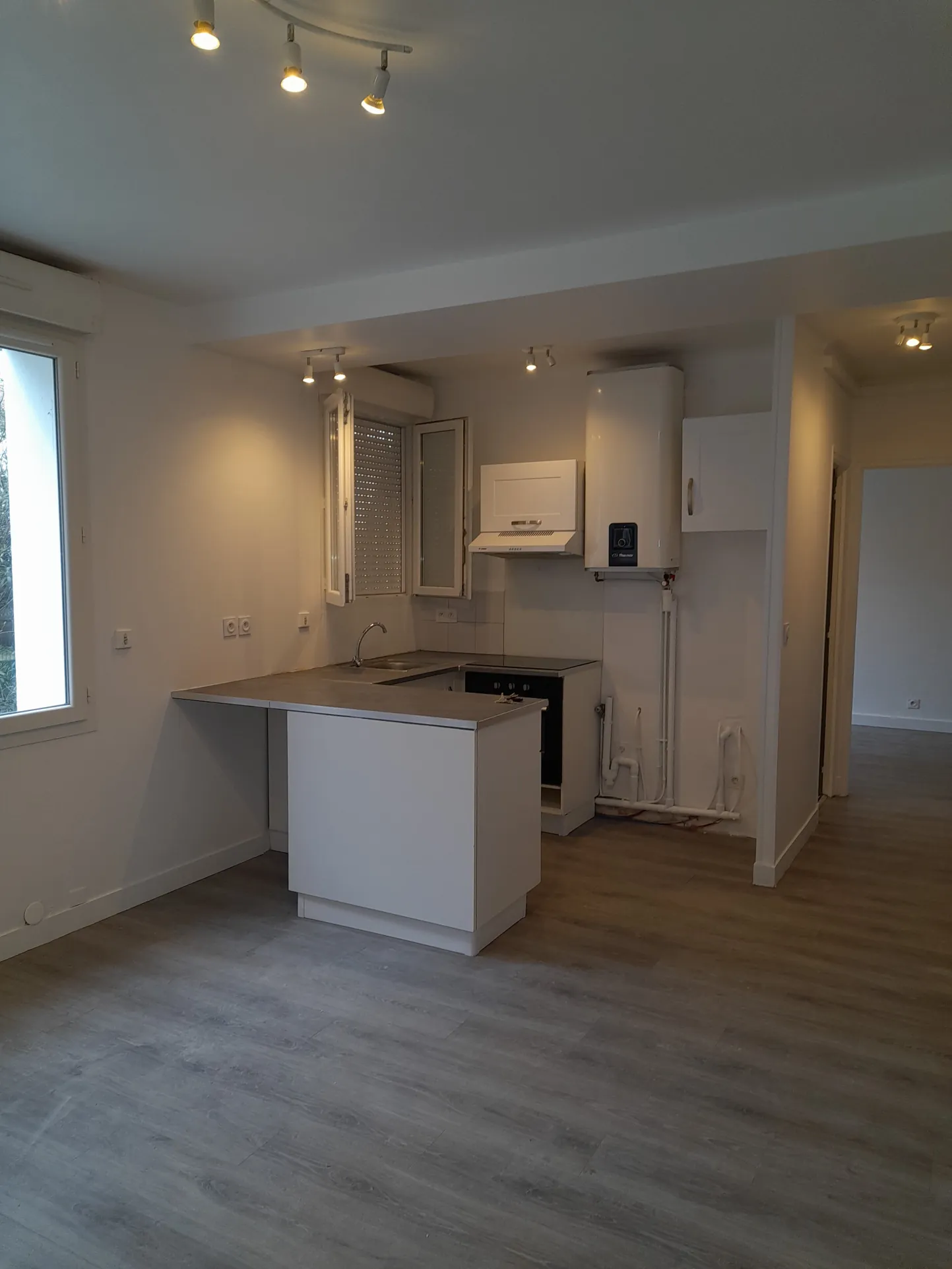 Appartement T2 rénové de 40 m² à Perpignan avec parking privé et vue sur jardin 