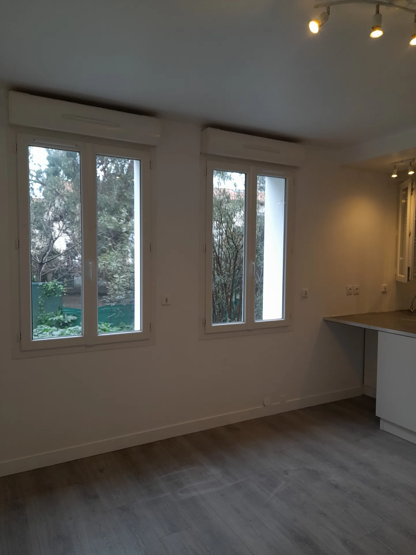 Appartement T2 rénové de 40 m² à Perpignan avec parking privé et vue sur jardin