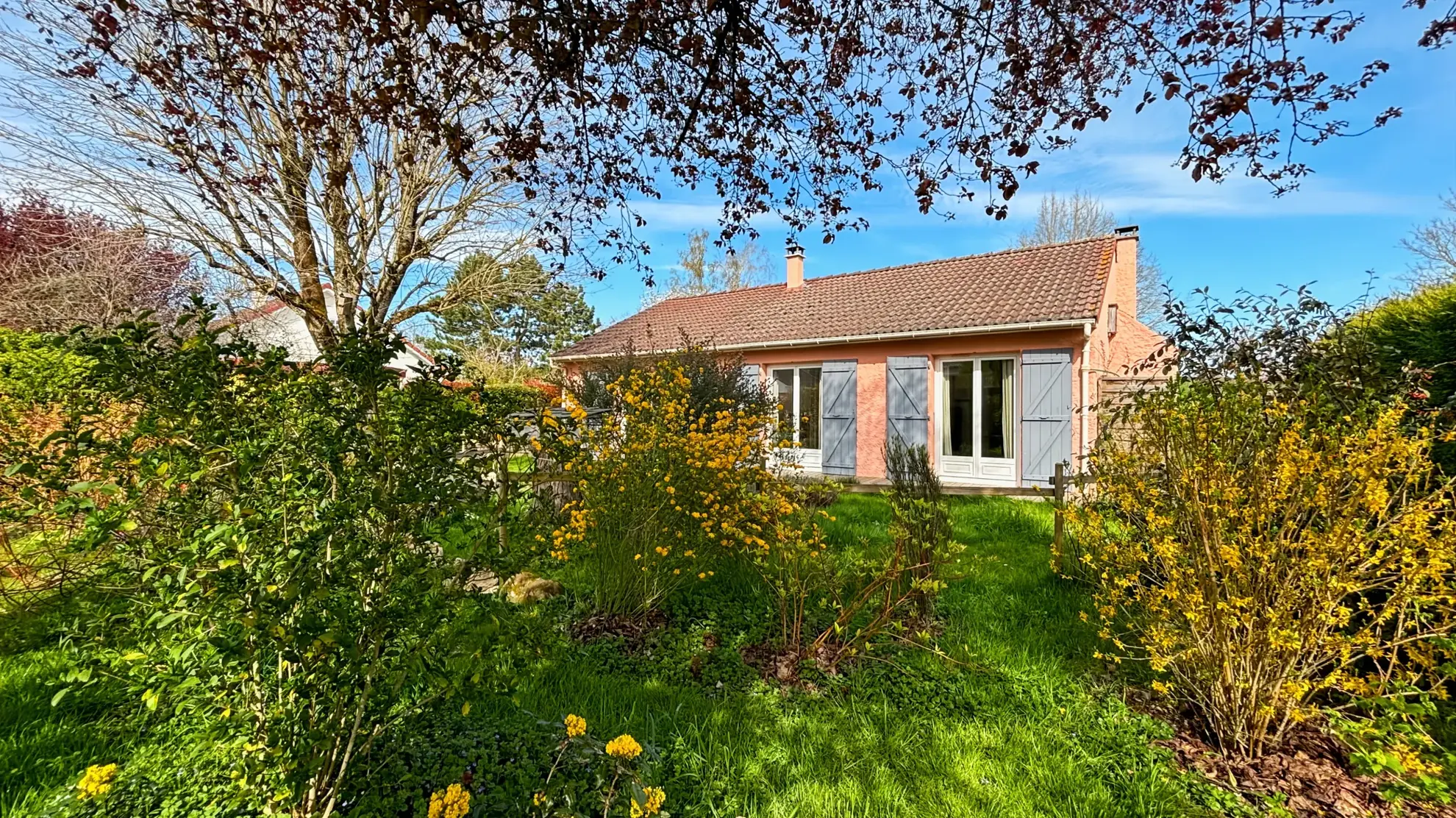 Charmante maison à vendre de 104 m² avec jardin à Maisse, proche RER C et D 