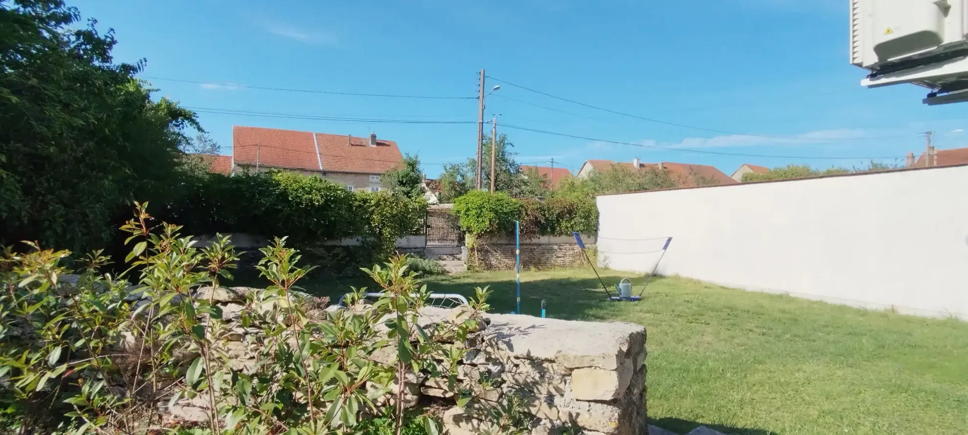 Magnifique maison en pierres avec 4 chambres et jardin à Chateauvillain 