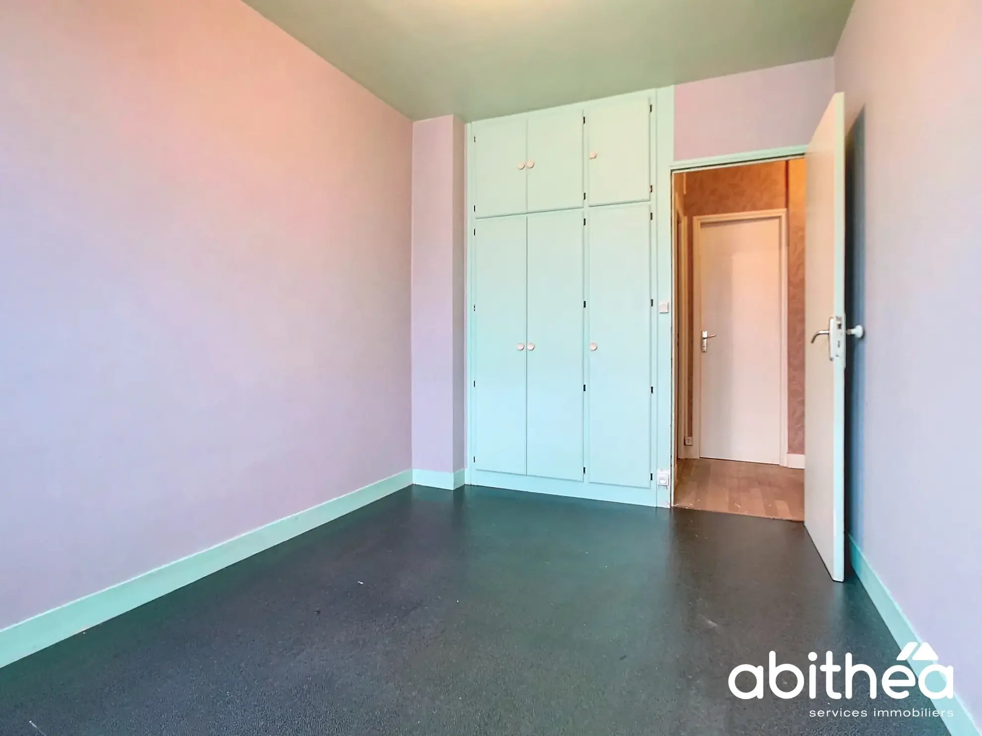 A vendre appartement T4 lumineux de 65 m² à Troyes, proche gare et transports 