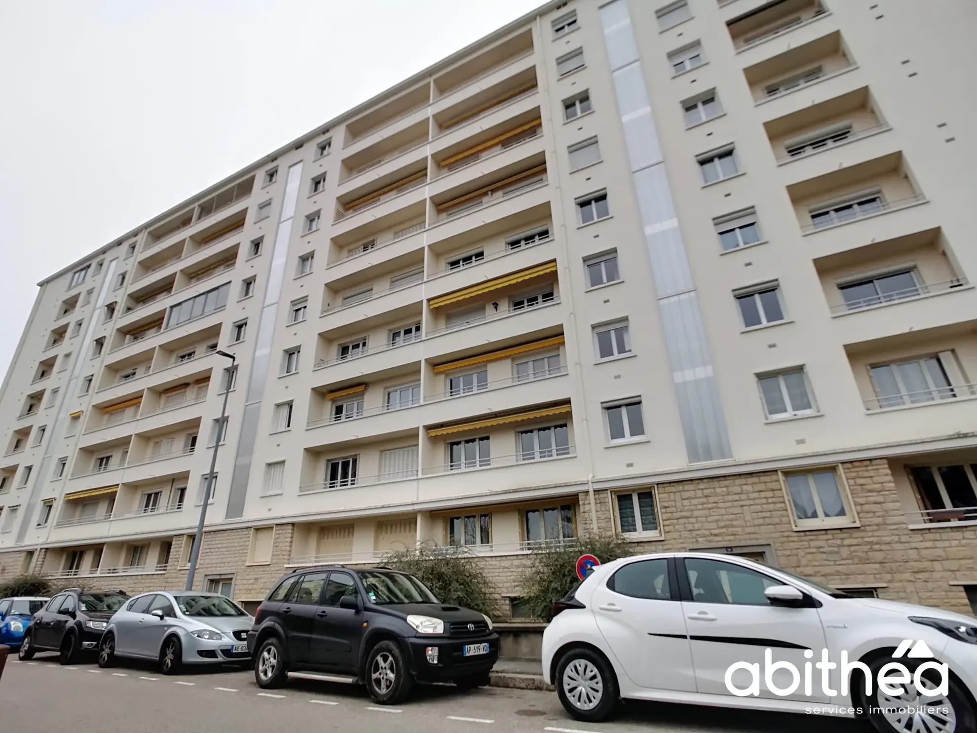 A vendre appartement T4 lumineux de 65 m² à Troyes, proche gare et transports 