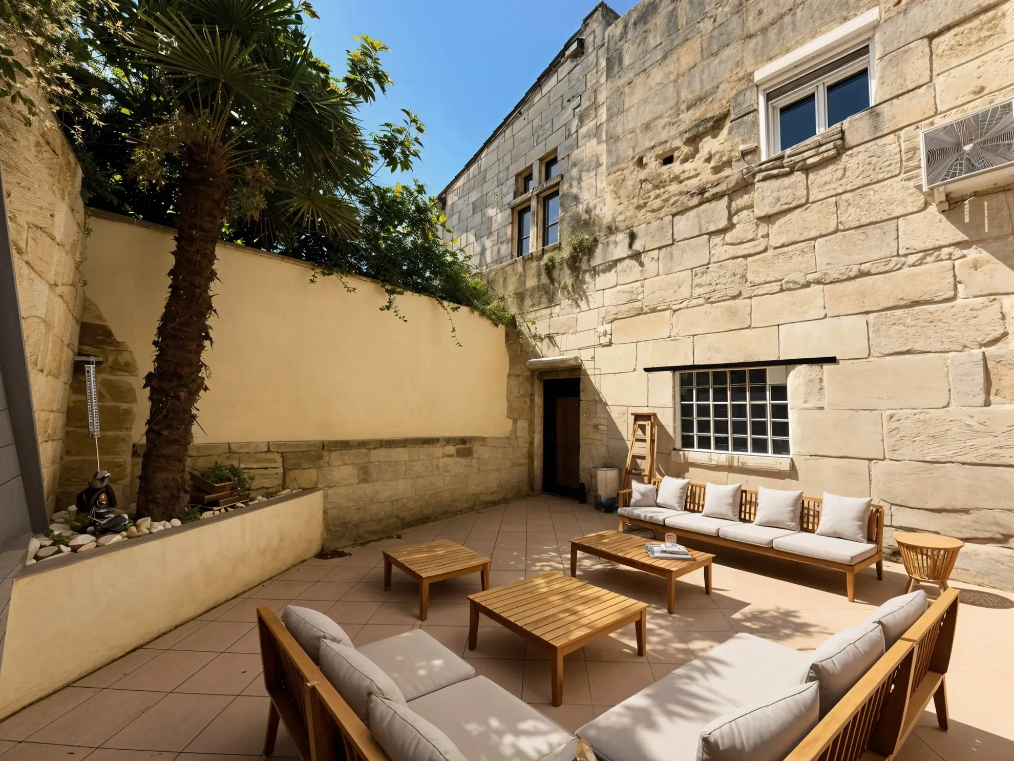 Maison de ville rénovée à Sommières avec cour et charme ancien
