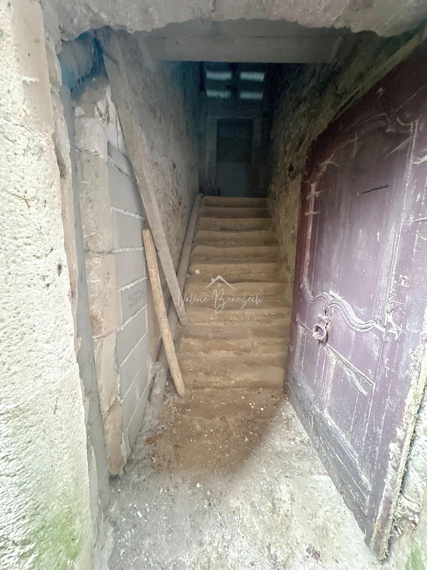 Maison en pierre à Versols (12400) de 102 m² à rénover, idéale résidence ou investissement 