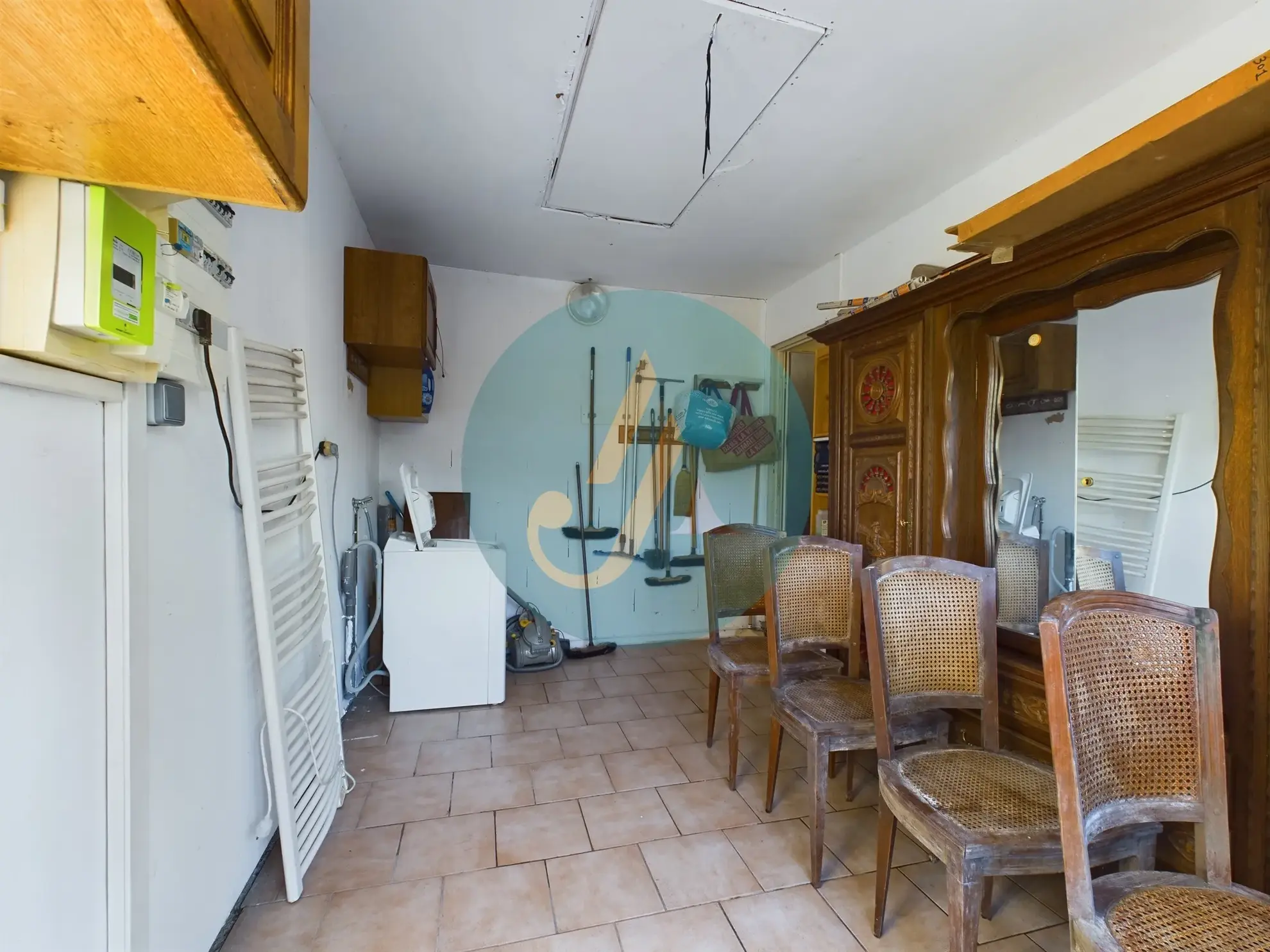 Vente pavillon de plain-pied avec 2 chambres, grand garage et jardin clos à Saint-Prive 