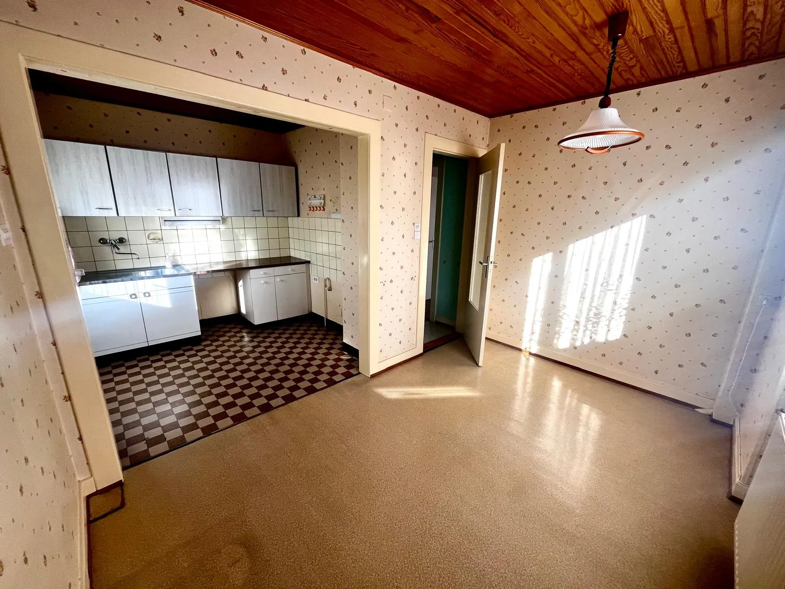 Maison d'environ 100m² à Bartenheim-La-Chaussée avec garage et terrain divisible 