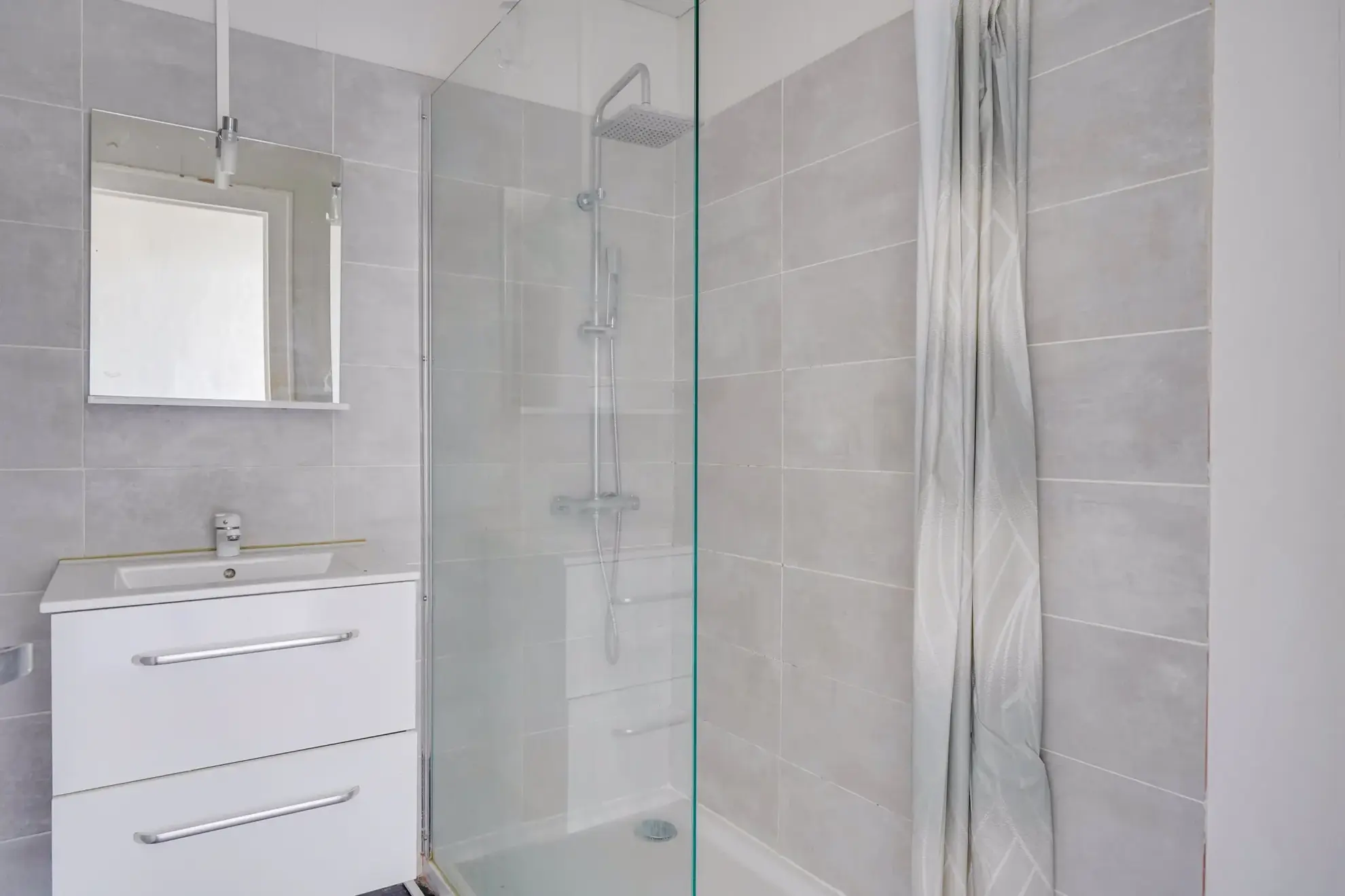 Maison en pierre de 96m2 avec jardin à Salignac, proximité commerces 