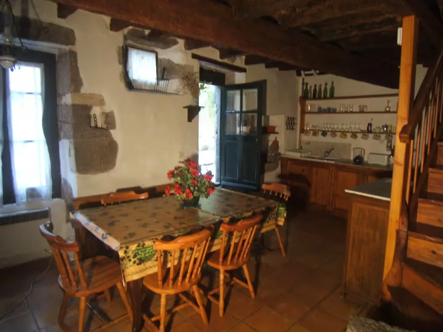 Appartement 4 pièces avec cour à vendre à Agde, idéalement situé 