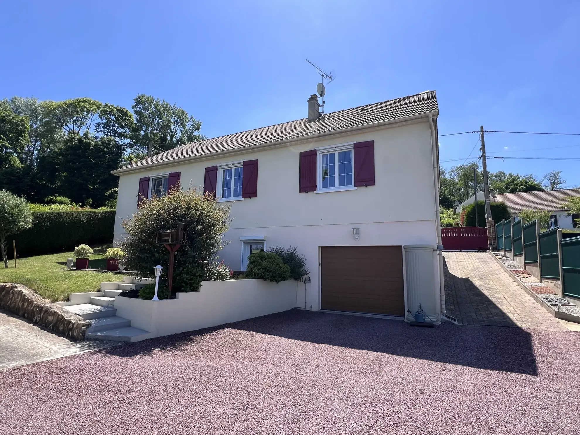Maison familiale de 138 m² avec jardin à Aunay-Sous-Crecy, Dreux 