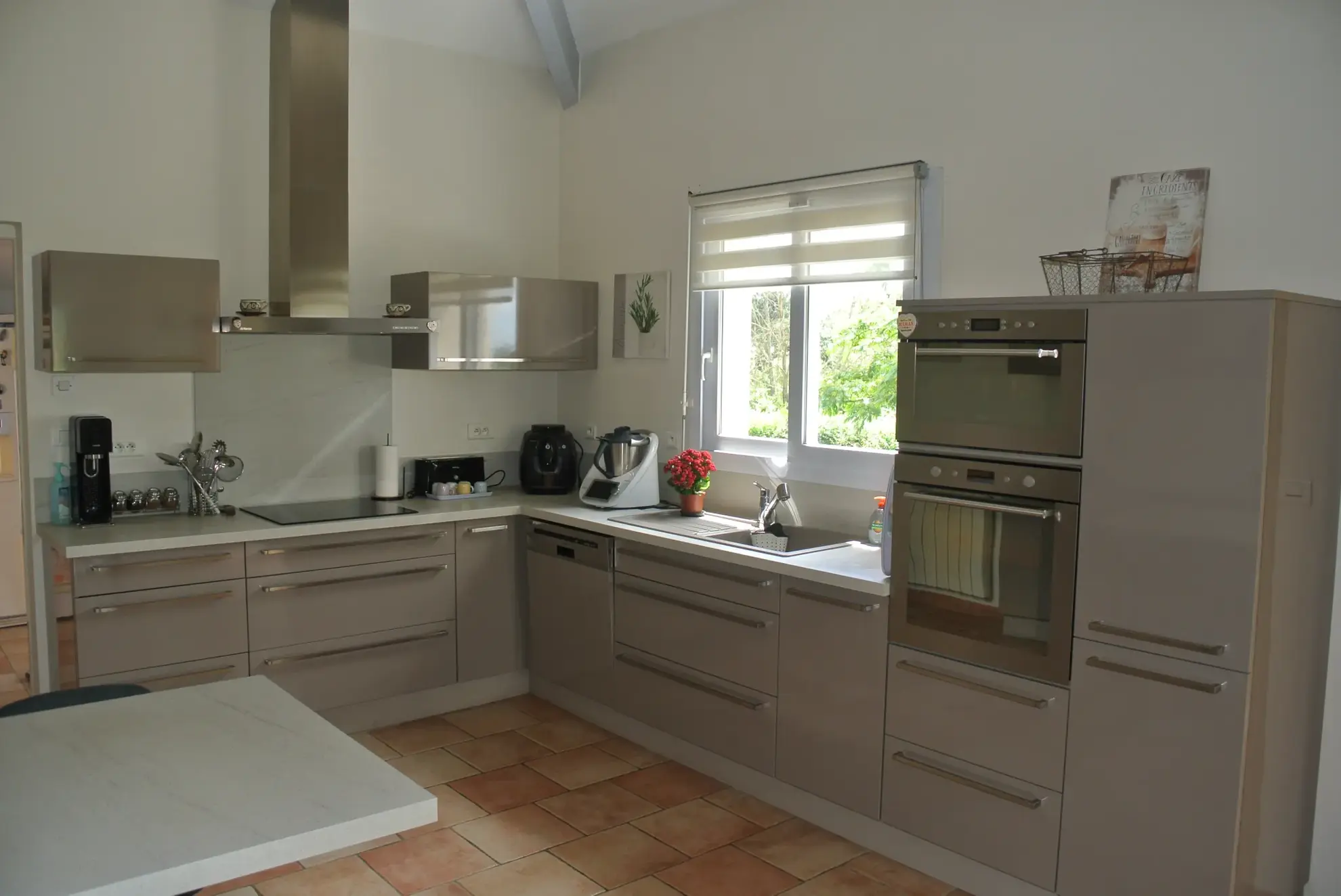 Maison moderne à vendre à Marmande avec grand terrain et garage indépendant 