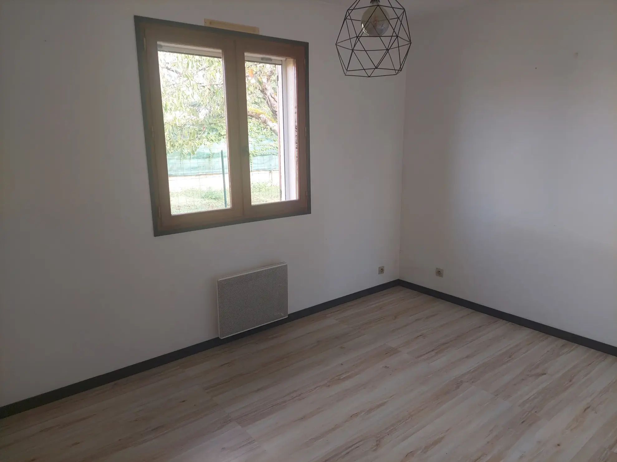 Maison à vendre à Langon de 117 m² avec véranda et jardin clos 