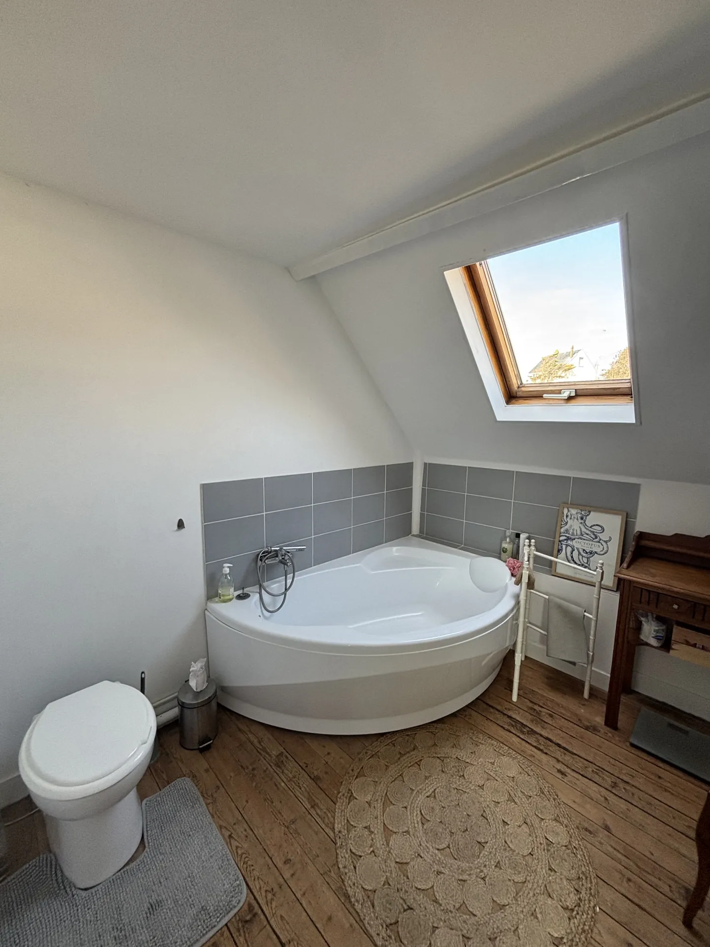 Maison lumineuse à vendre à Ault avec vue sur la mer, proche du bord de mer 