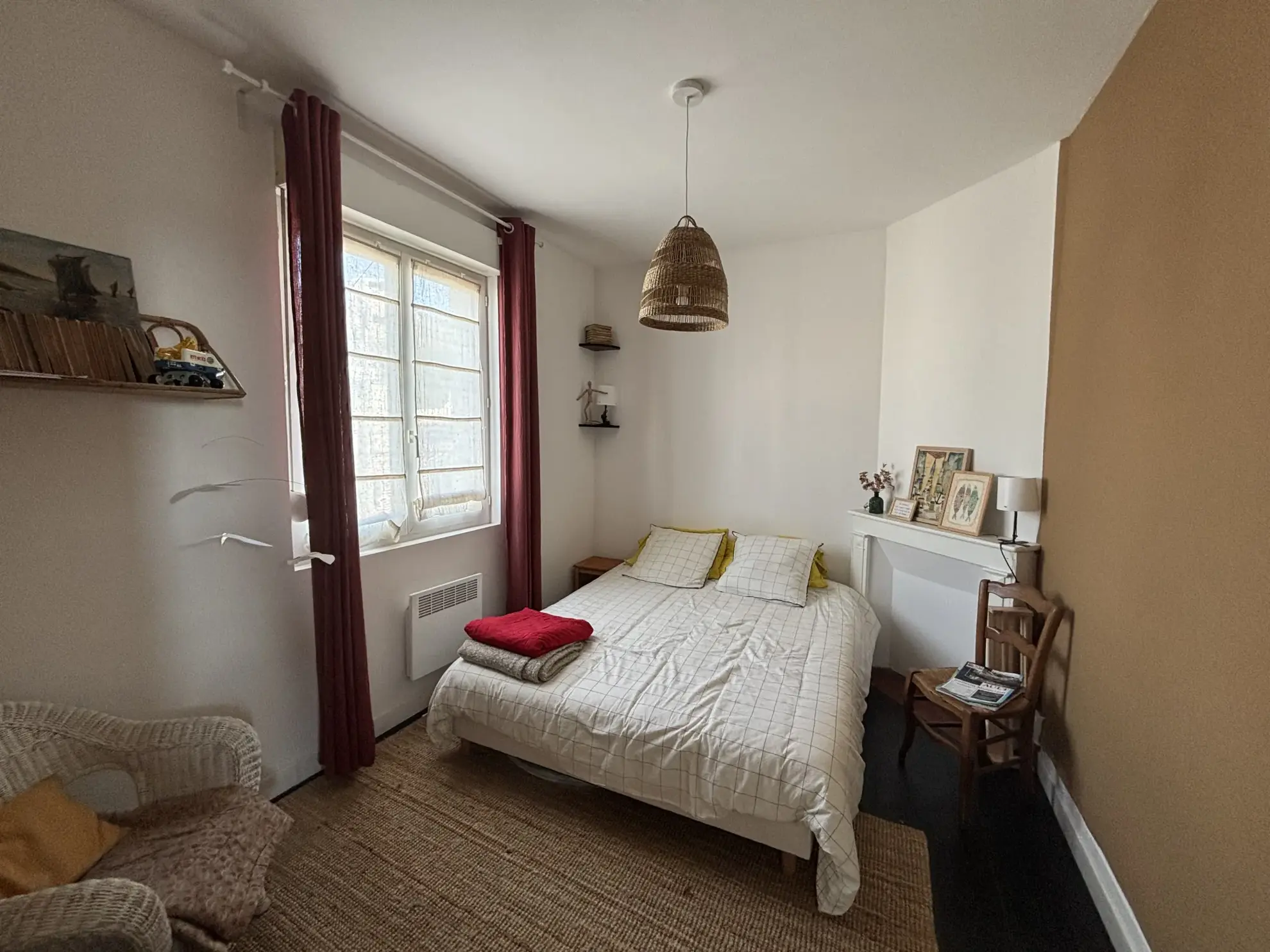 Maison lumineuse à vendre à Ault avec vue sur la mer, proche du bord de mer 