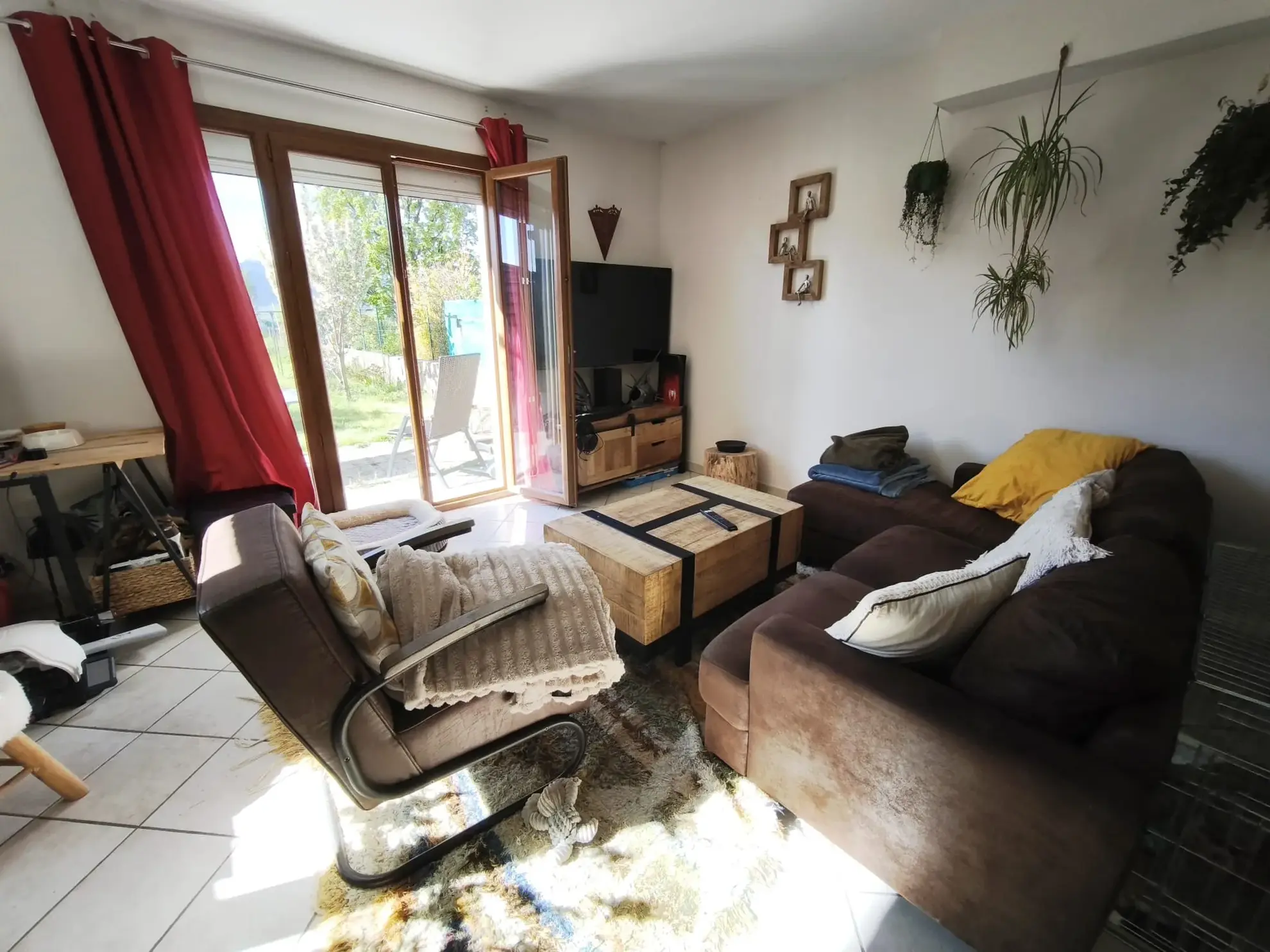 Maison à Bolquère avec jardin exposé sud, 3 chambres, garage studio indépendant 