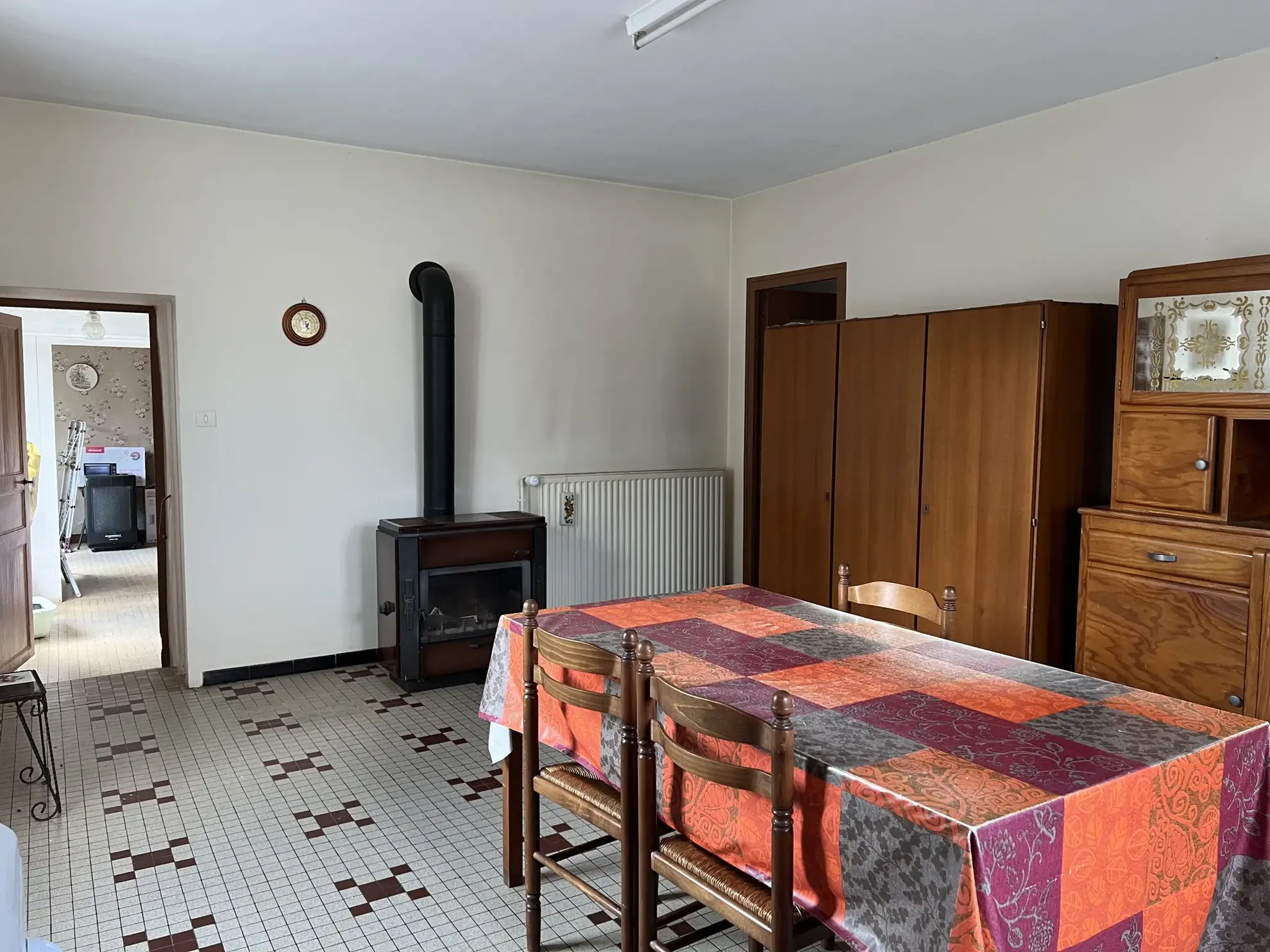 Maison à rénover avec terrain et grange à Saint Jean d’Hermine 