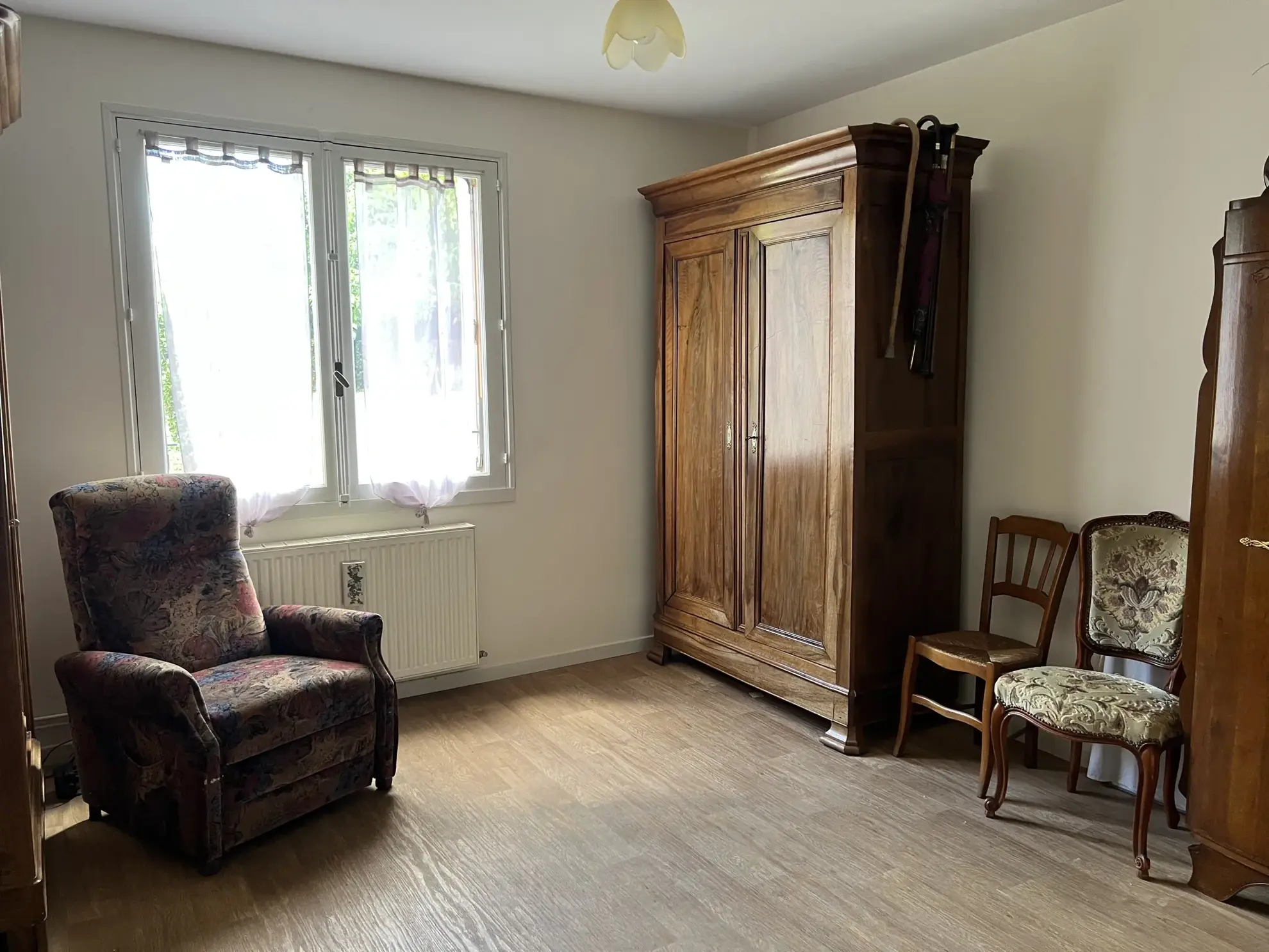 Maison à rénover avec terrain et grange à Saint Jean d’Hermine 